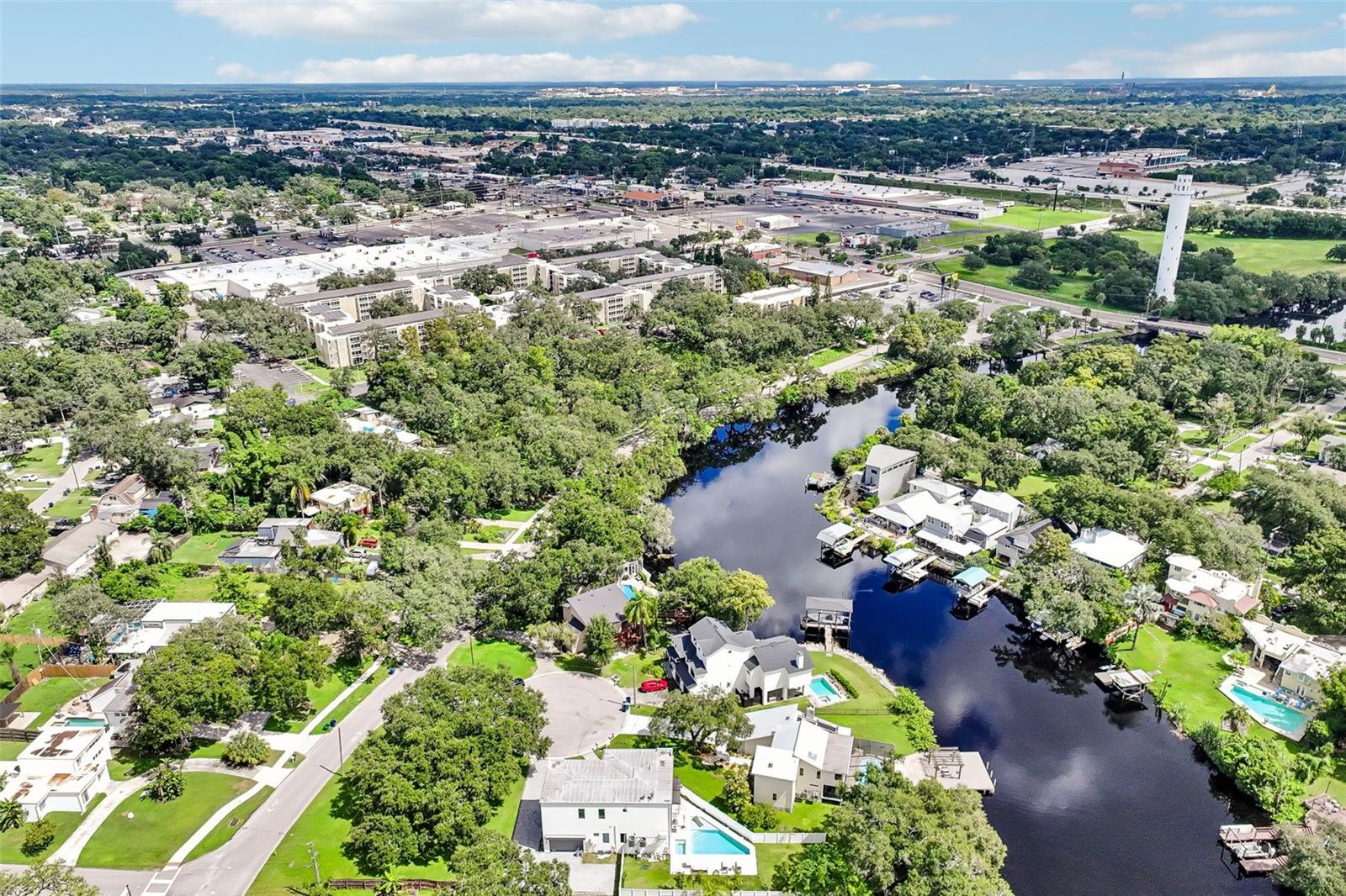 8101 N RIVER SHORE DR