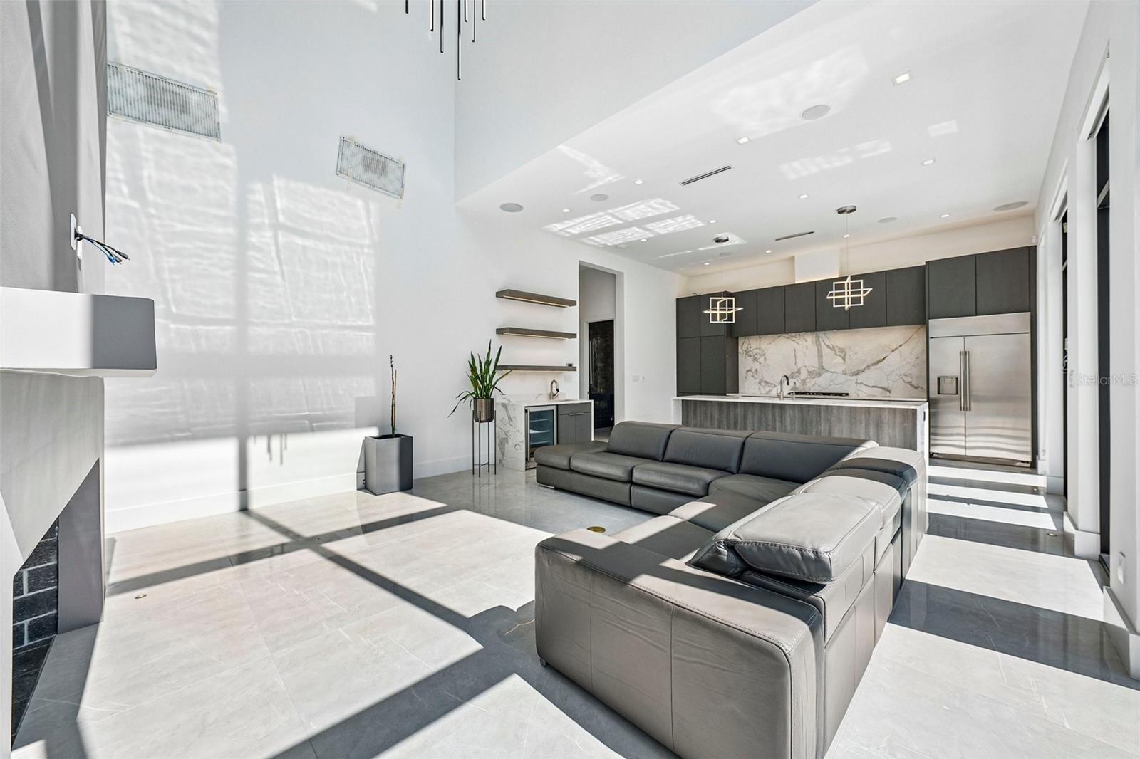 8101 N RIVER SHORE DR