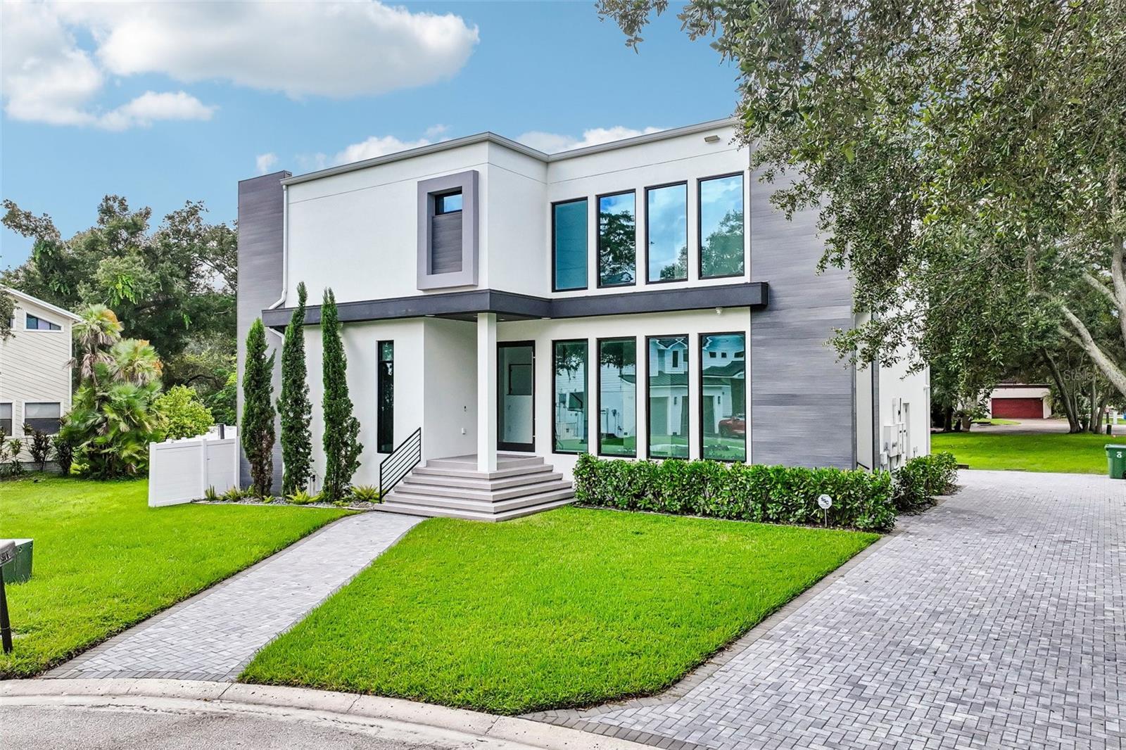 8101 N RIVER SHORE DR