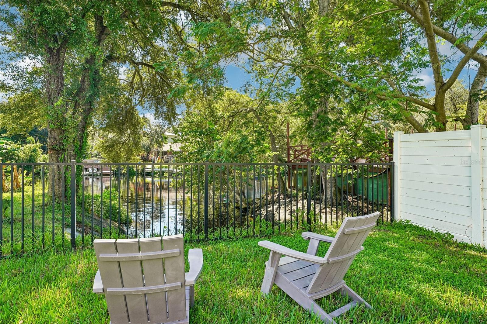 8101 N RIVER SHORE DR