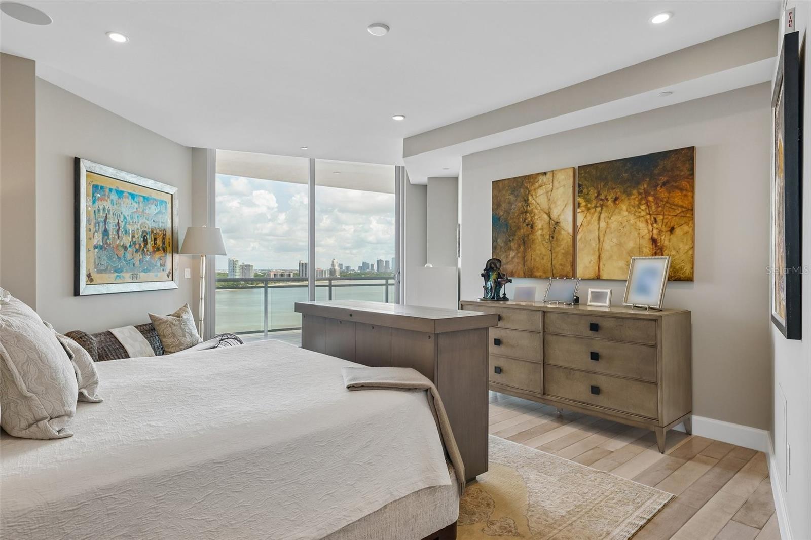 3401 BAYSHORE BLVD #1204