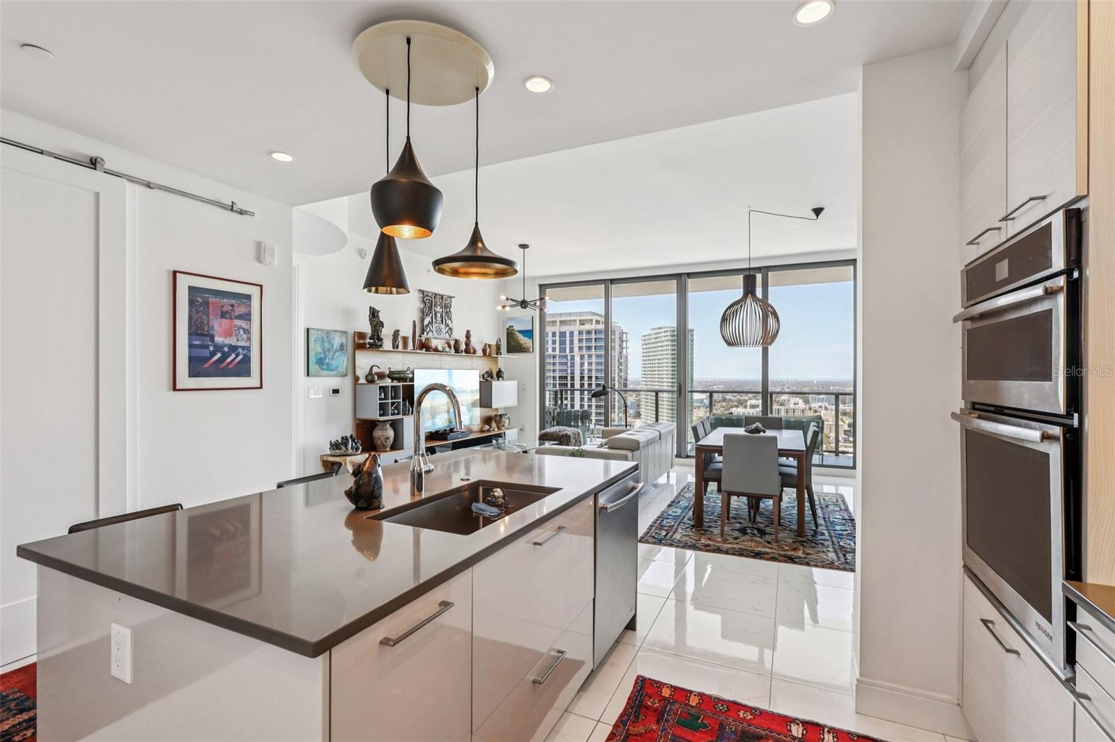 100 1ST AVE N #3806