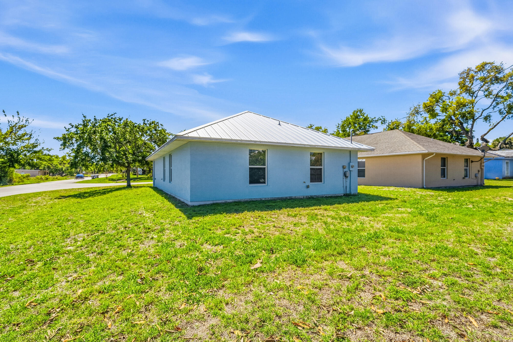 204 SW 14th St Street SW 1