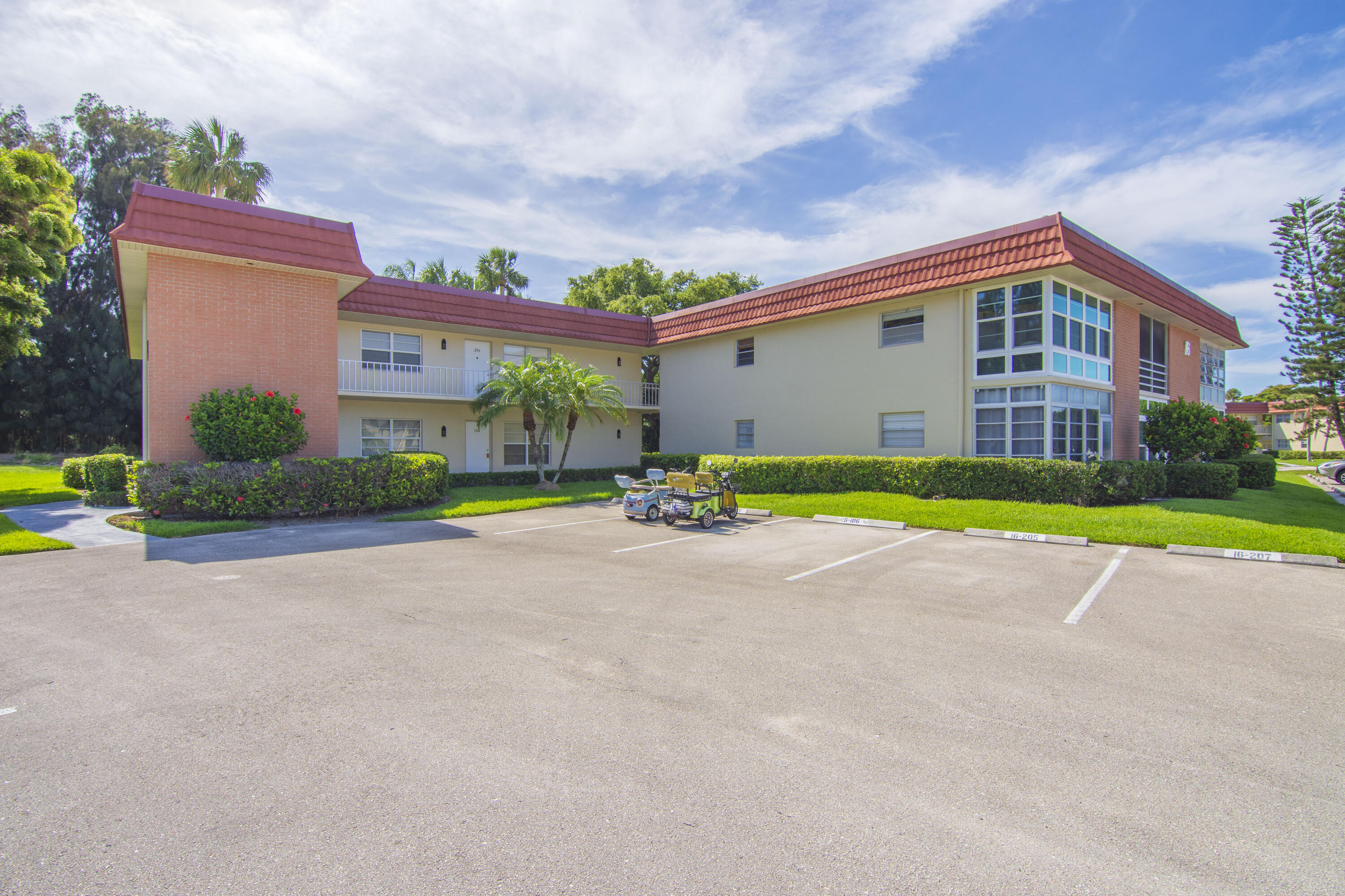 16 Vista Palm Lane 106