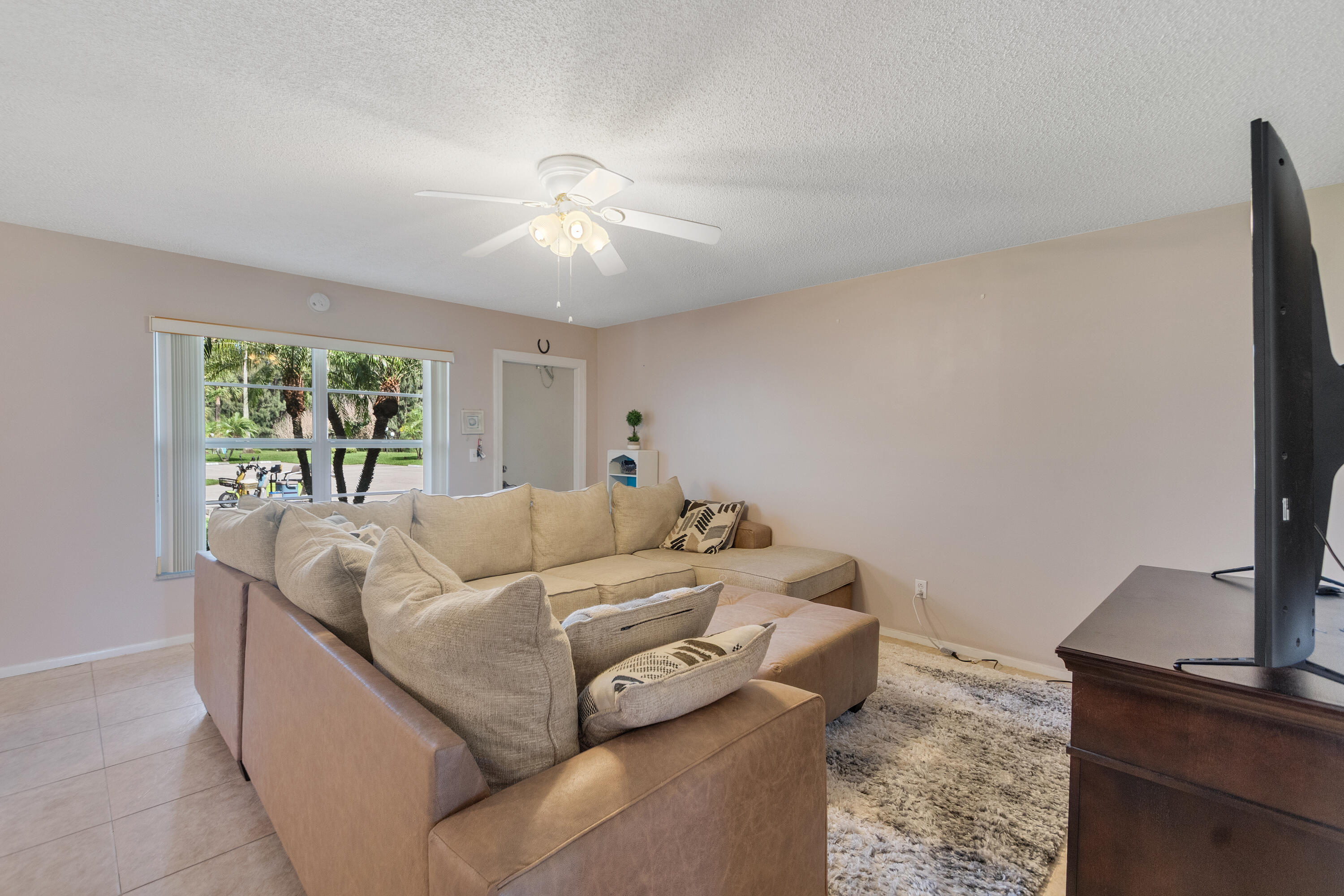 16 Vista Palm Lane 106