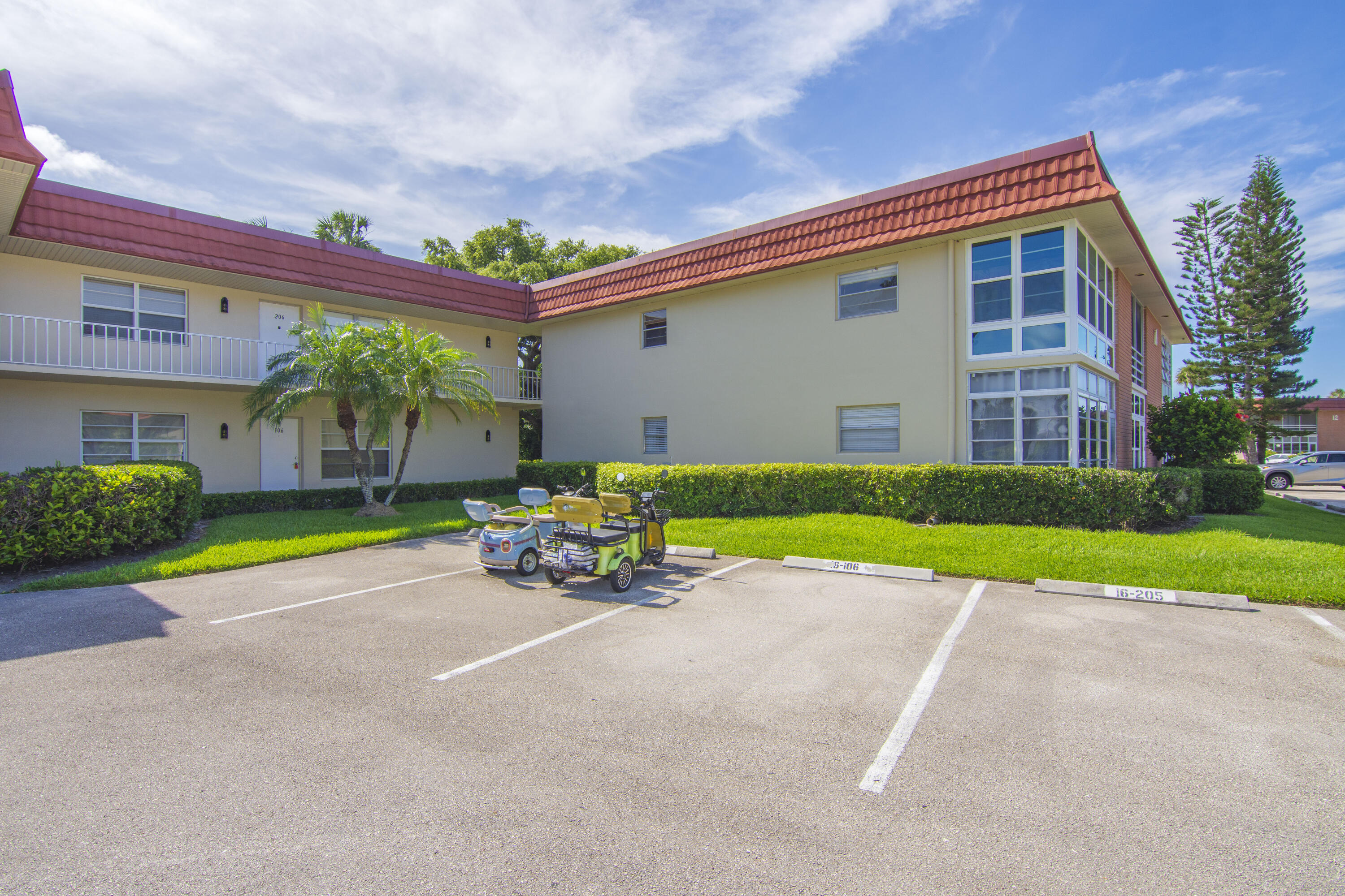16 Vista Palm Lane 106
