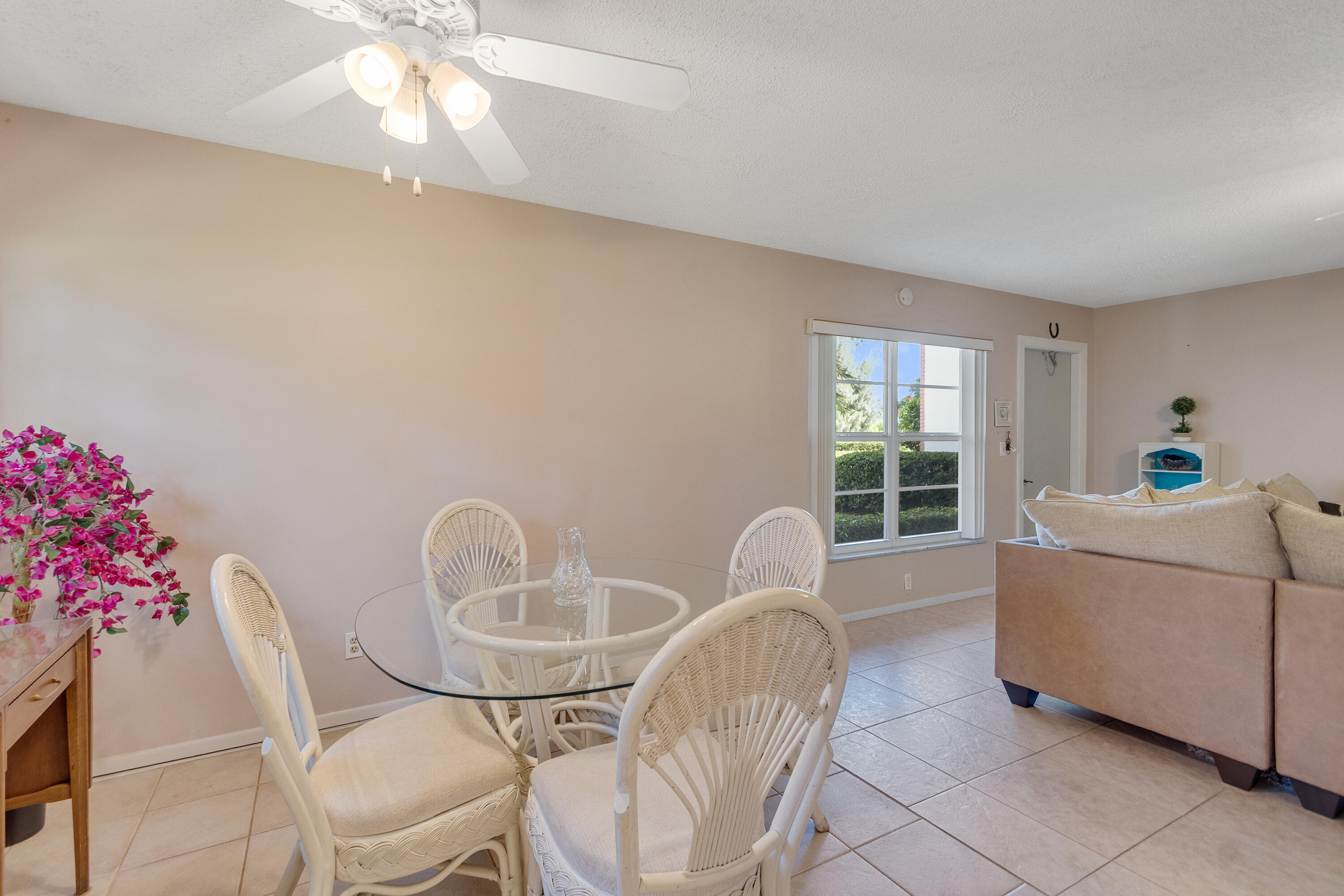16 Vista Palm Lane 106