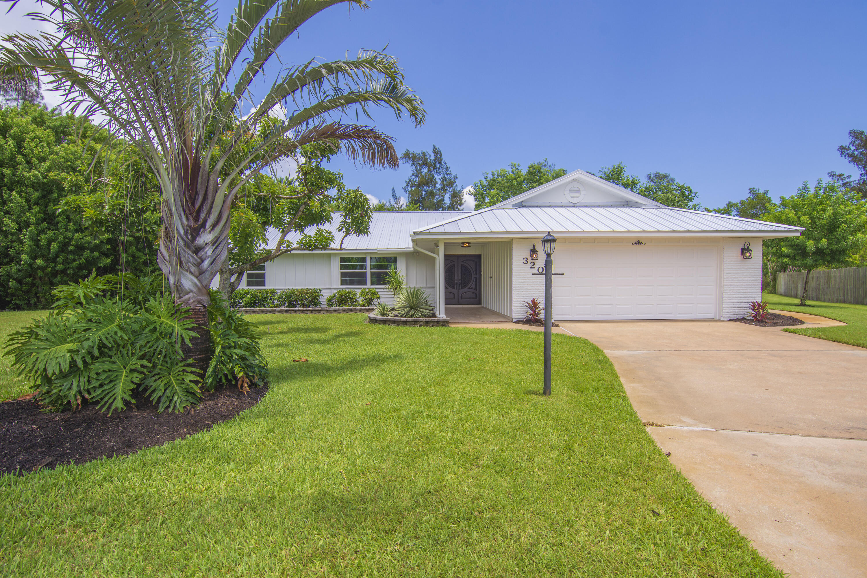 320 W FOREST Trail