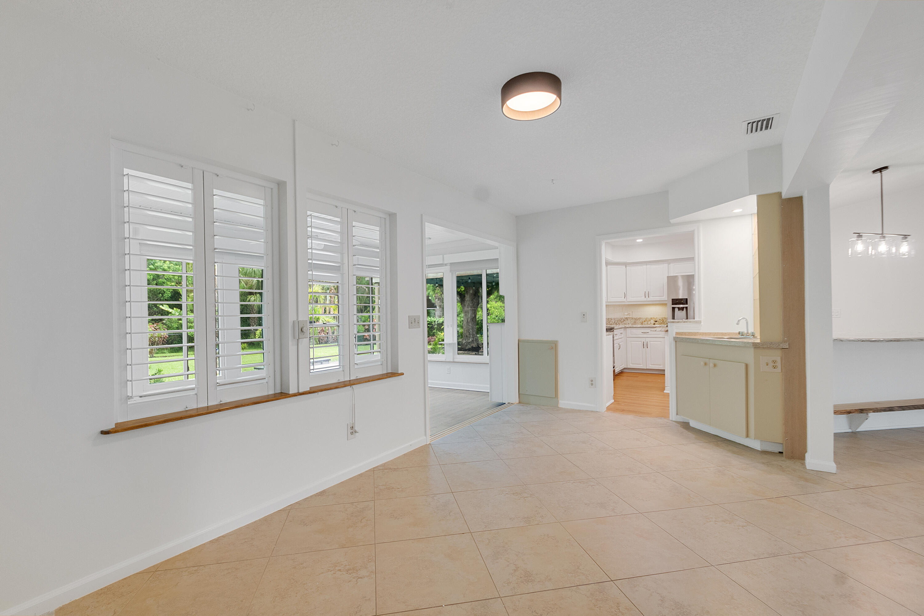 320 W FOREST Trail