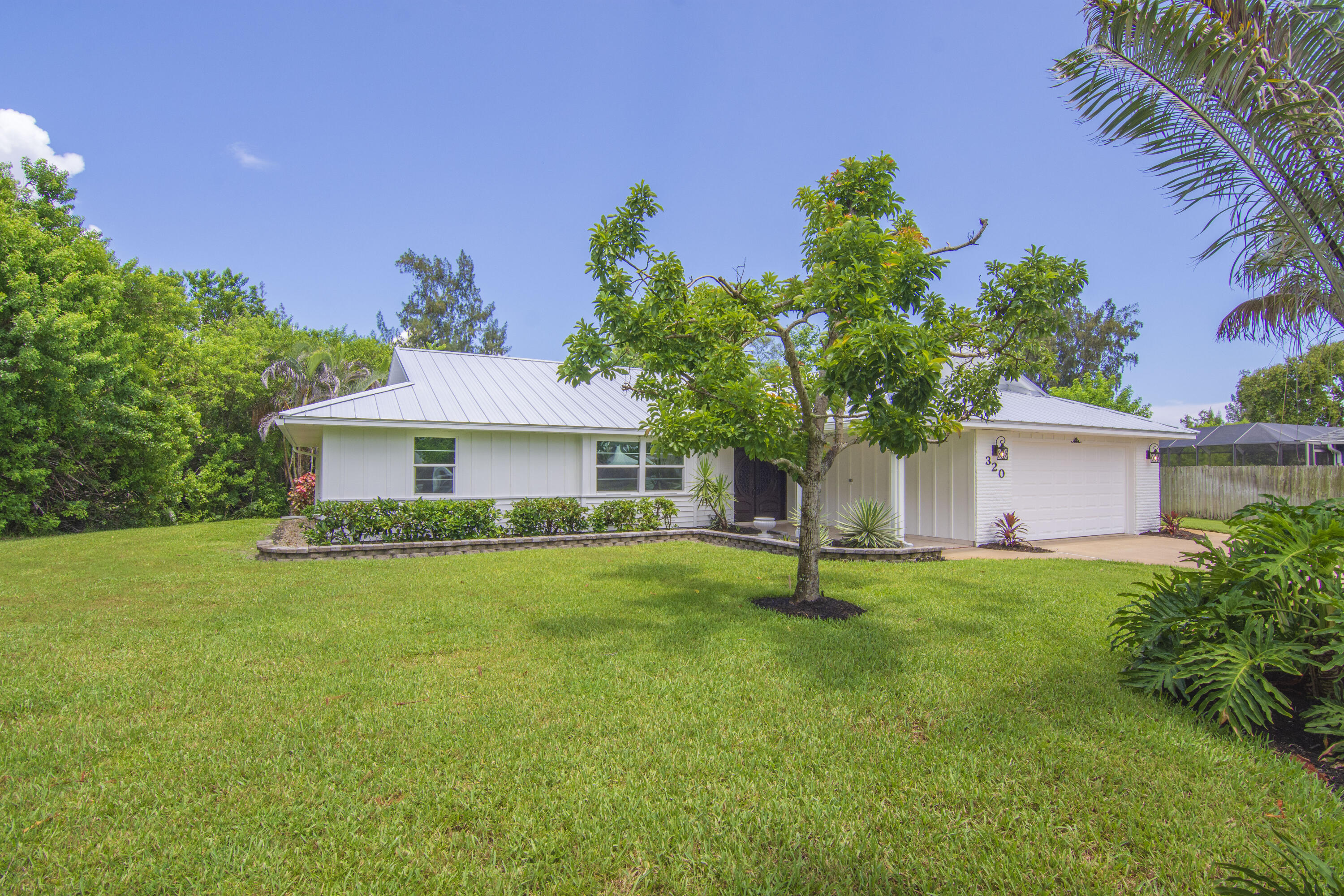 320 W FOREST Trail