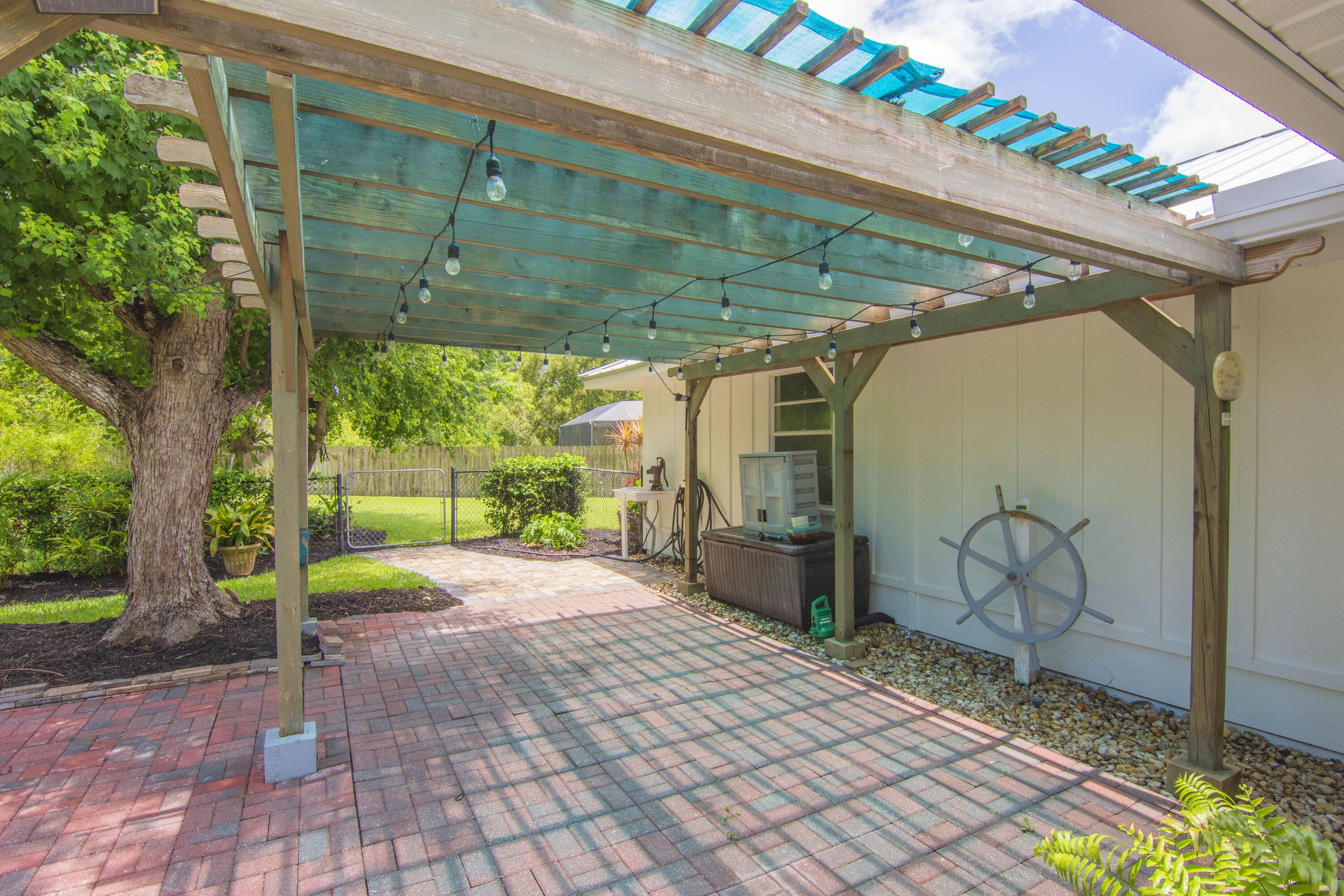 320 W FOREST Trail