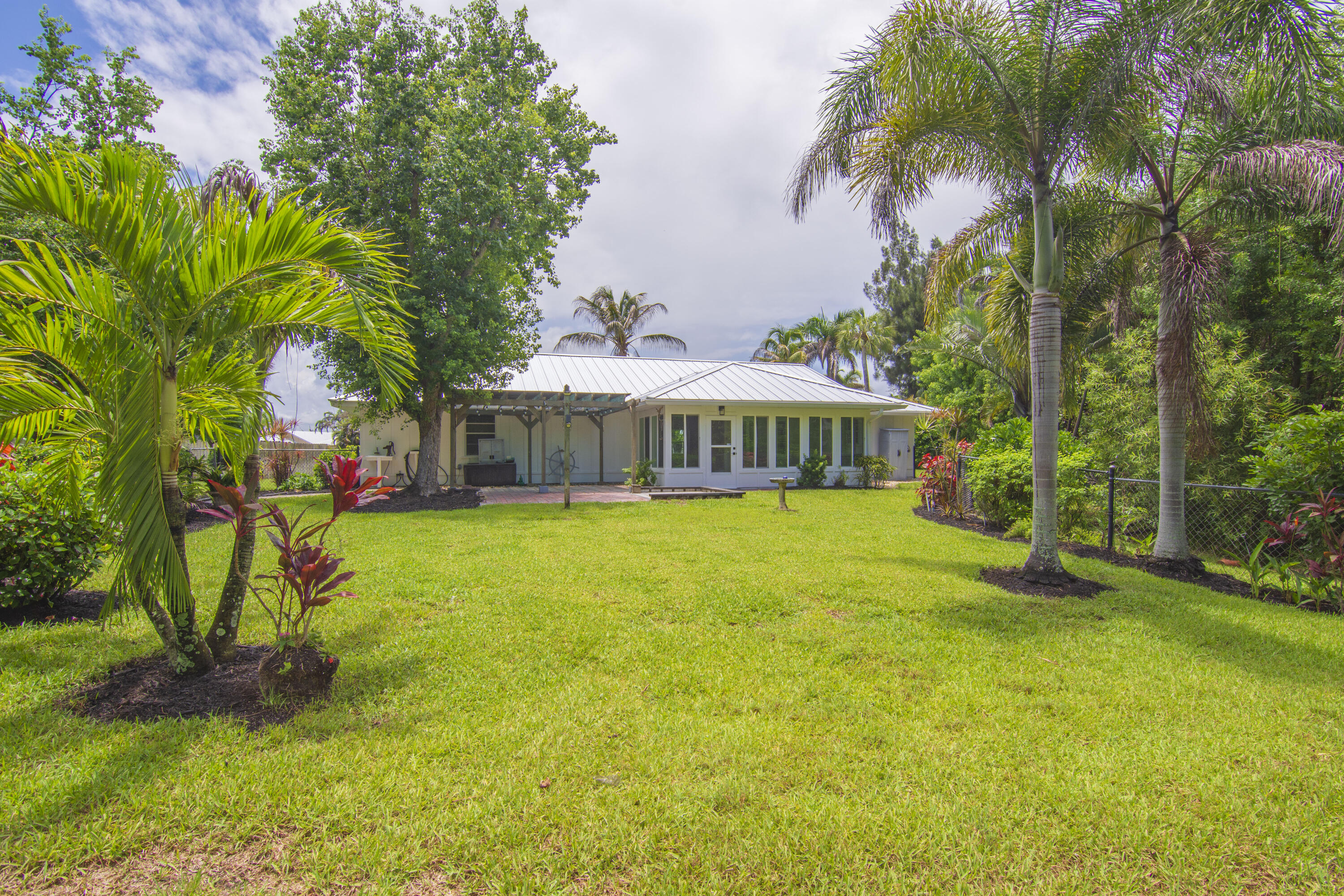 320 W FOREST Trail