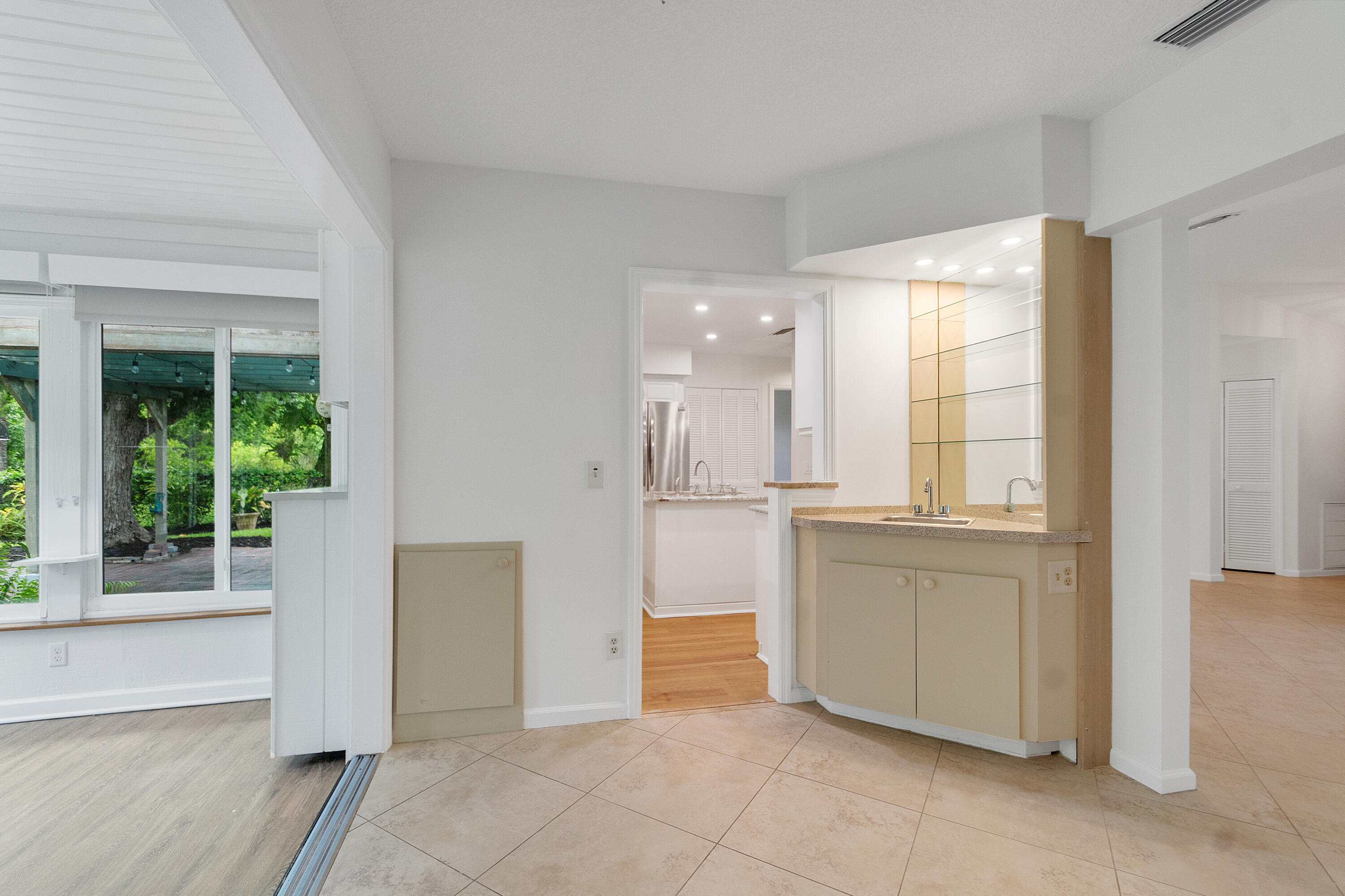 320 W FOREST Trail