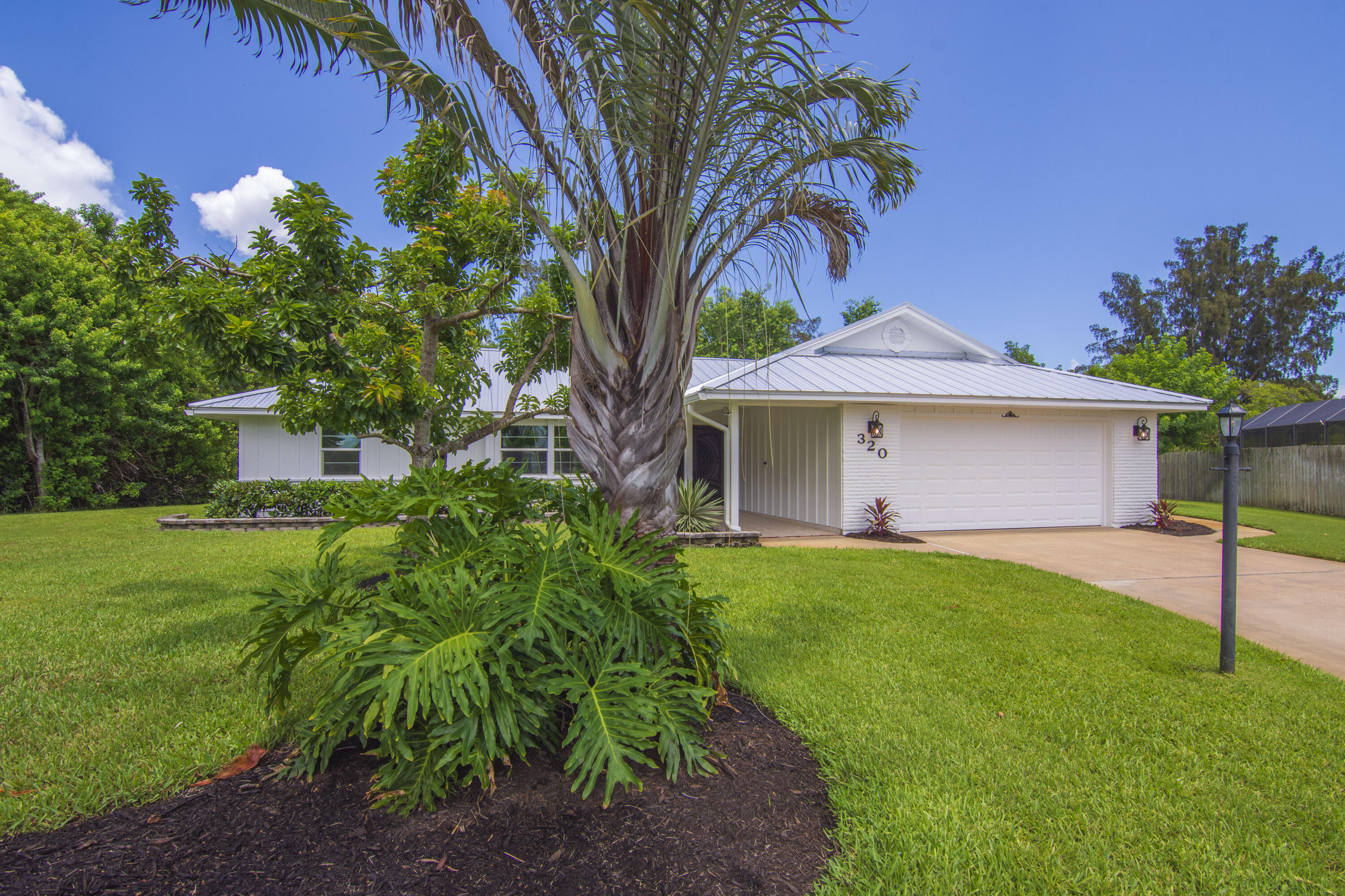 320 W FOREST Trail