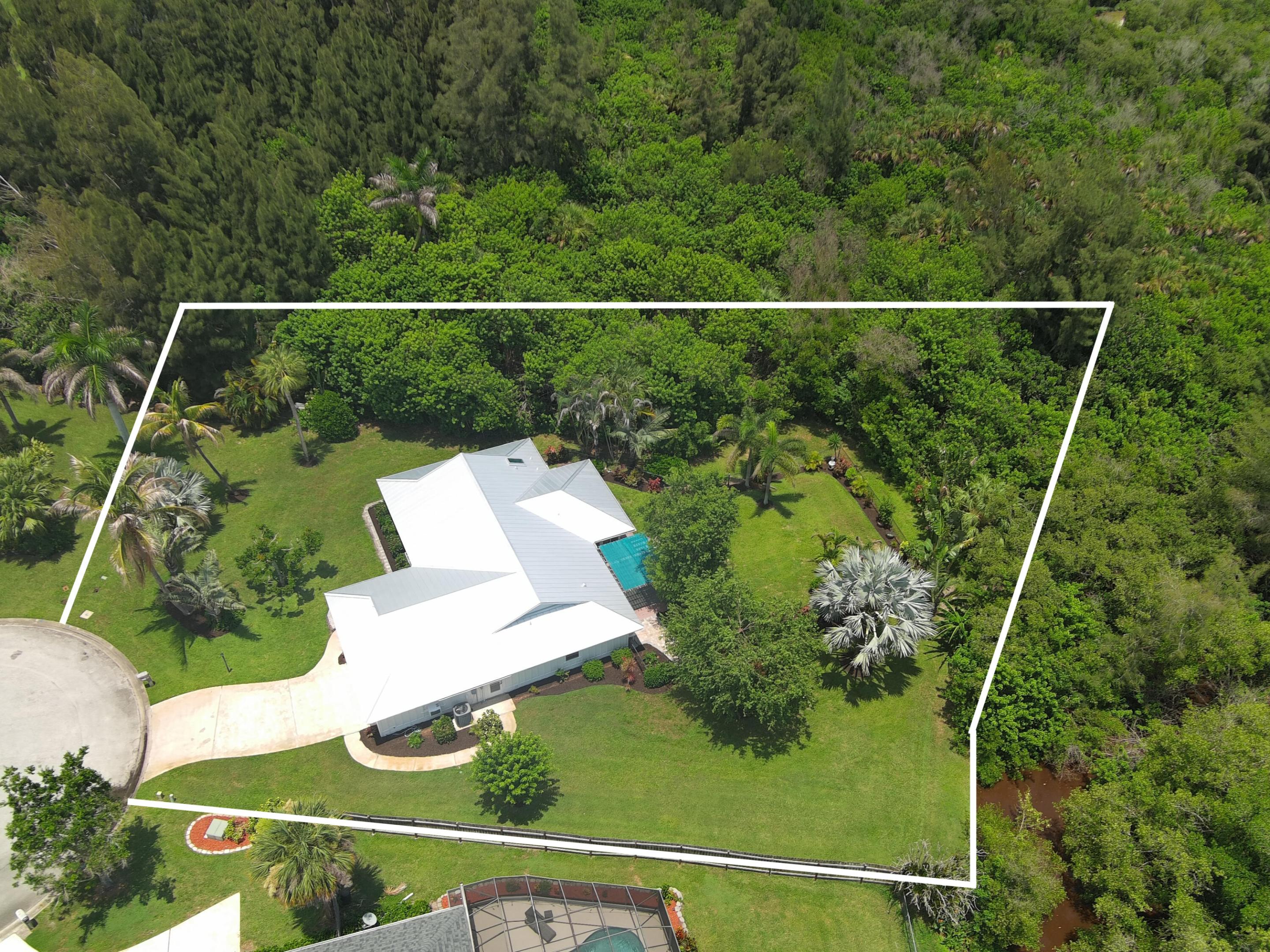 320 W FOREST Trail