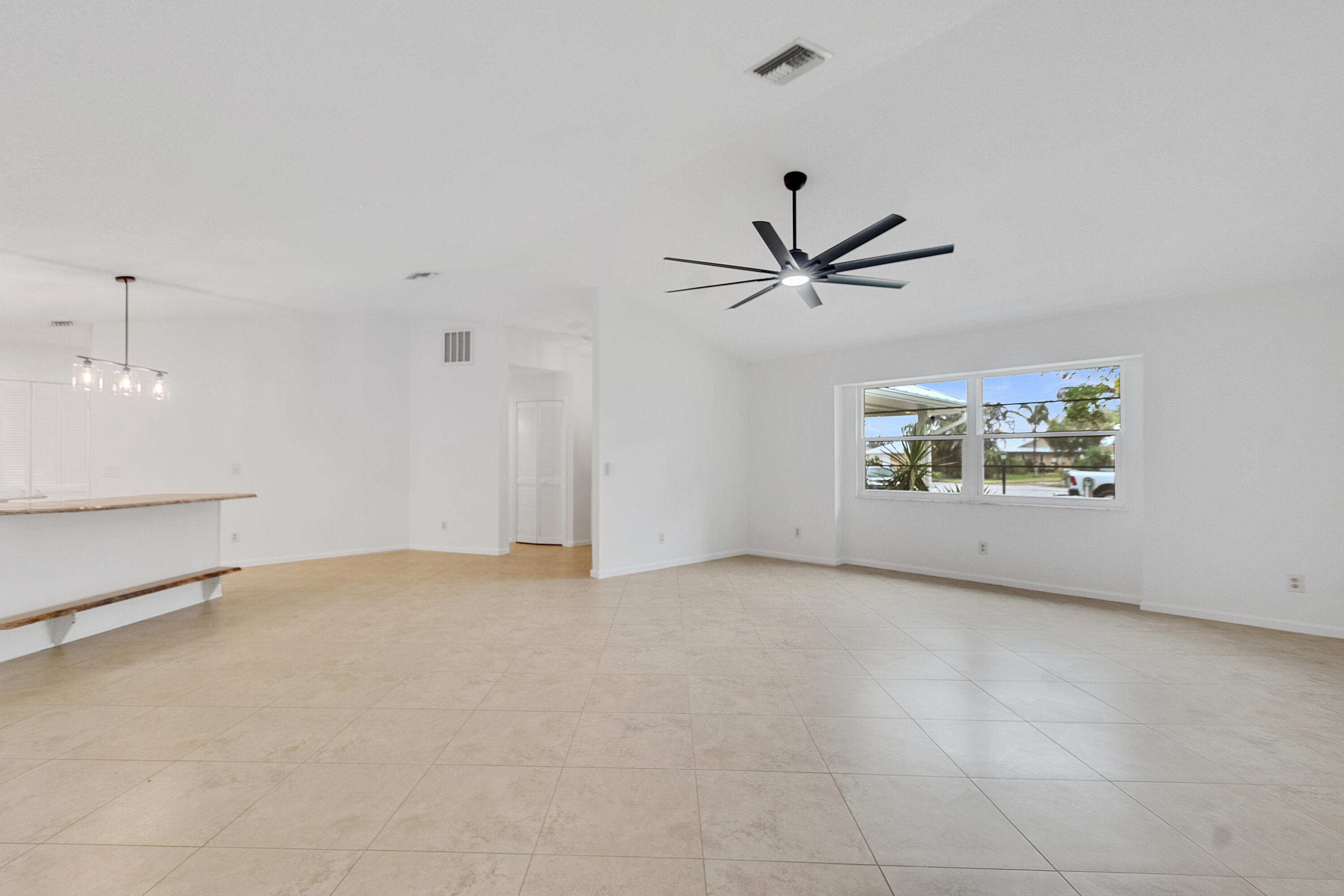 320 W FOREST Trail