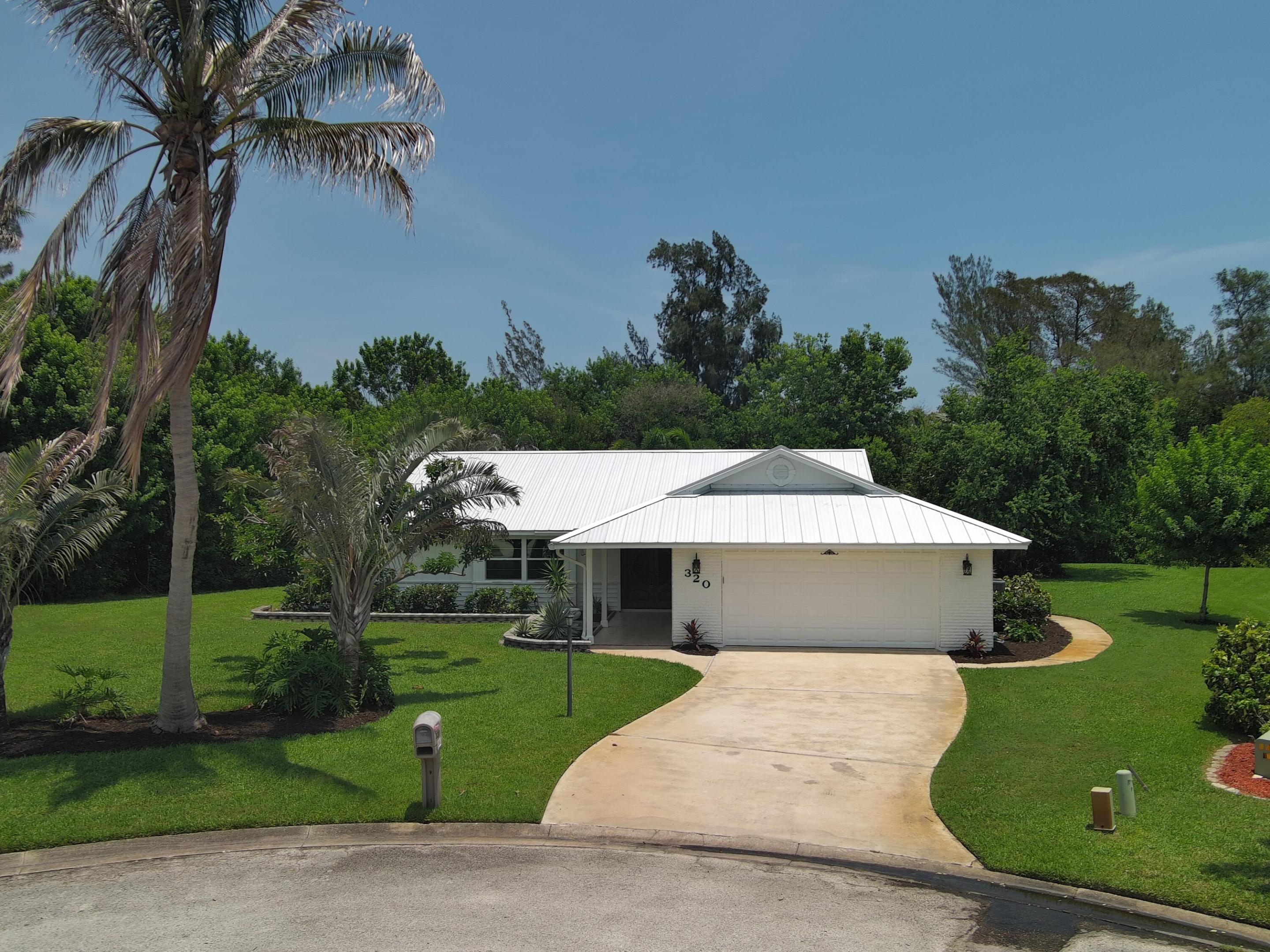 320 W FOREST Trail