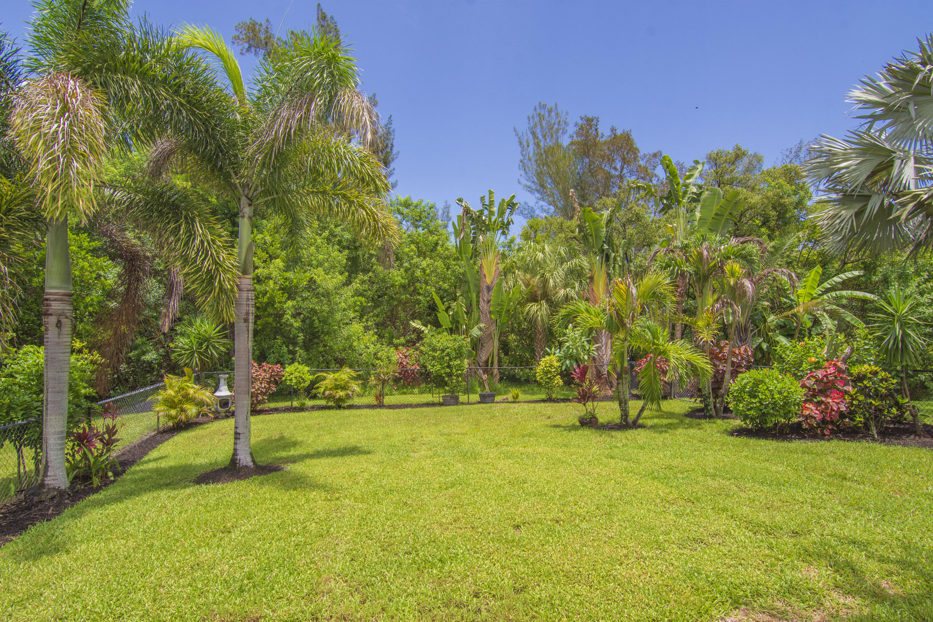 320 W FOREST Trail