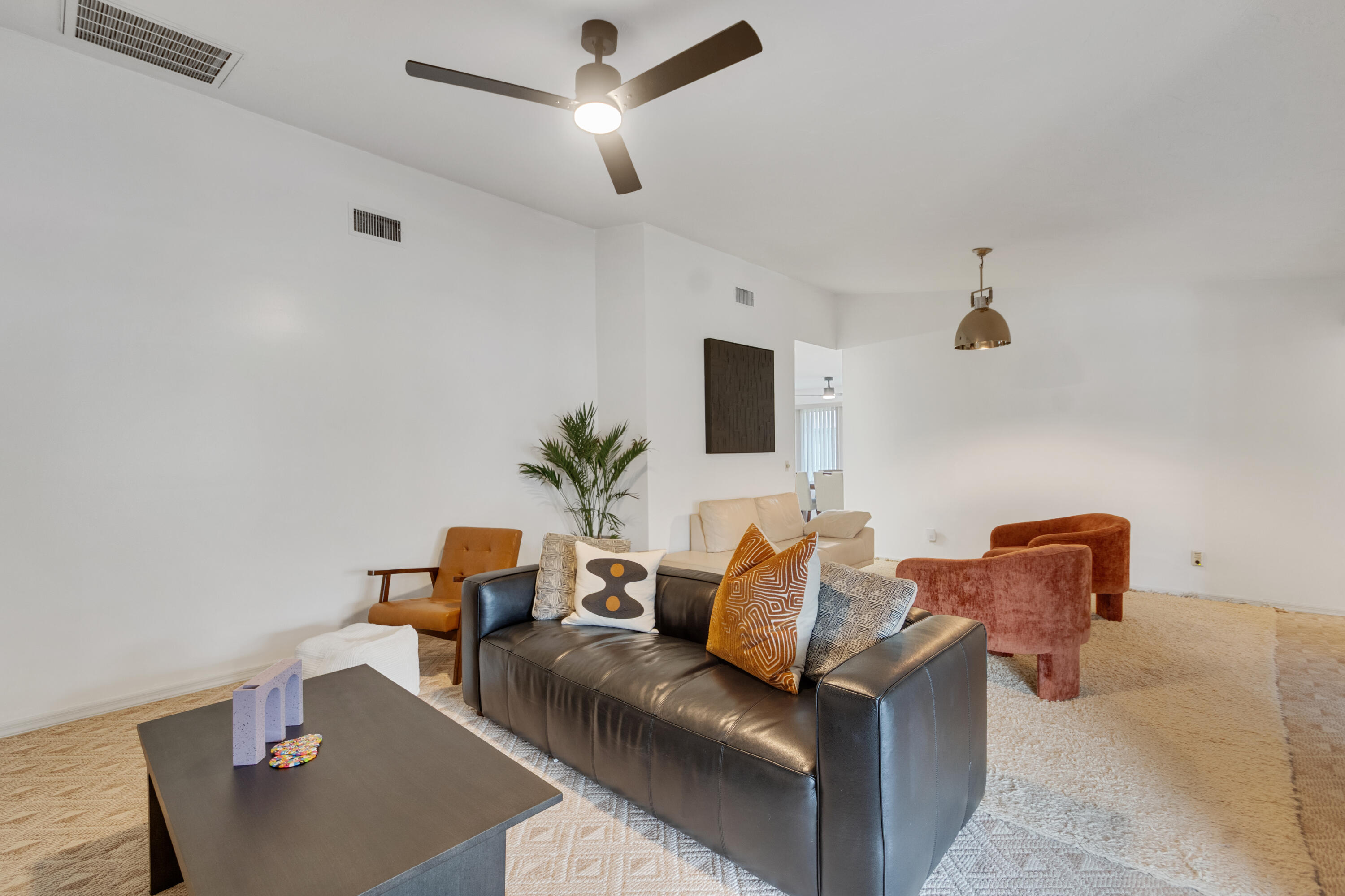 646 CENTRE SW 102