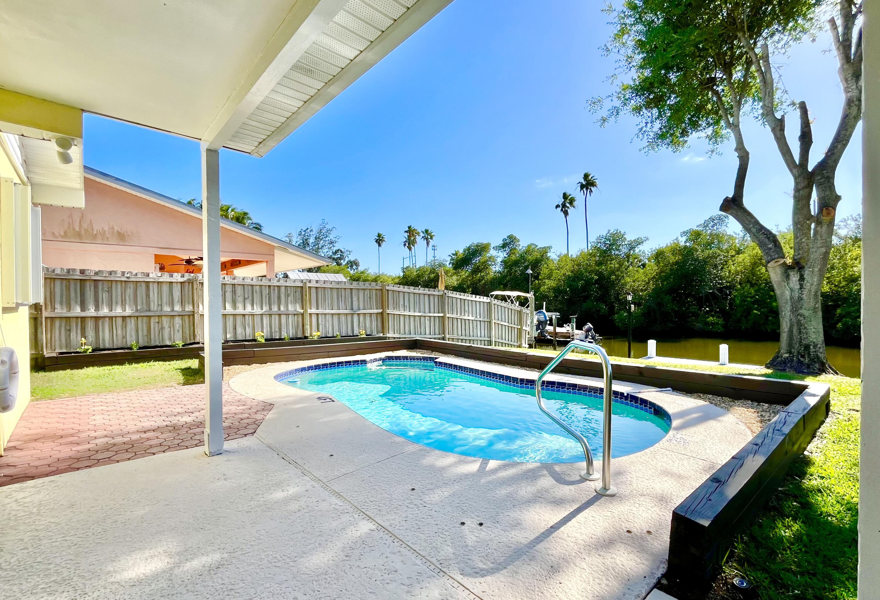 1933 Robalo Drive