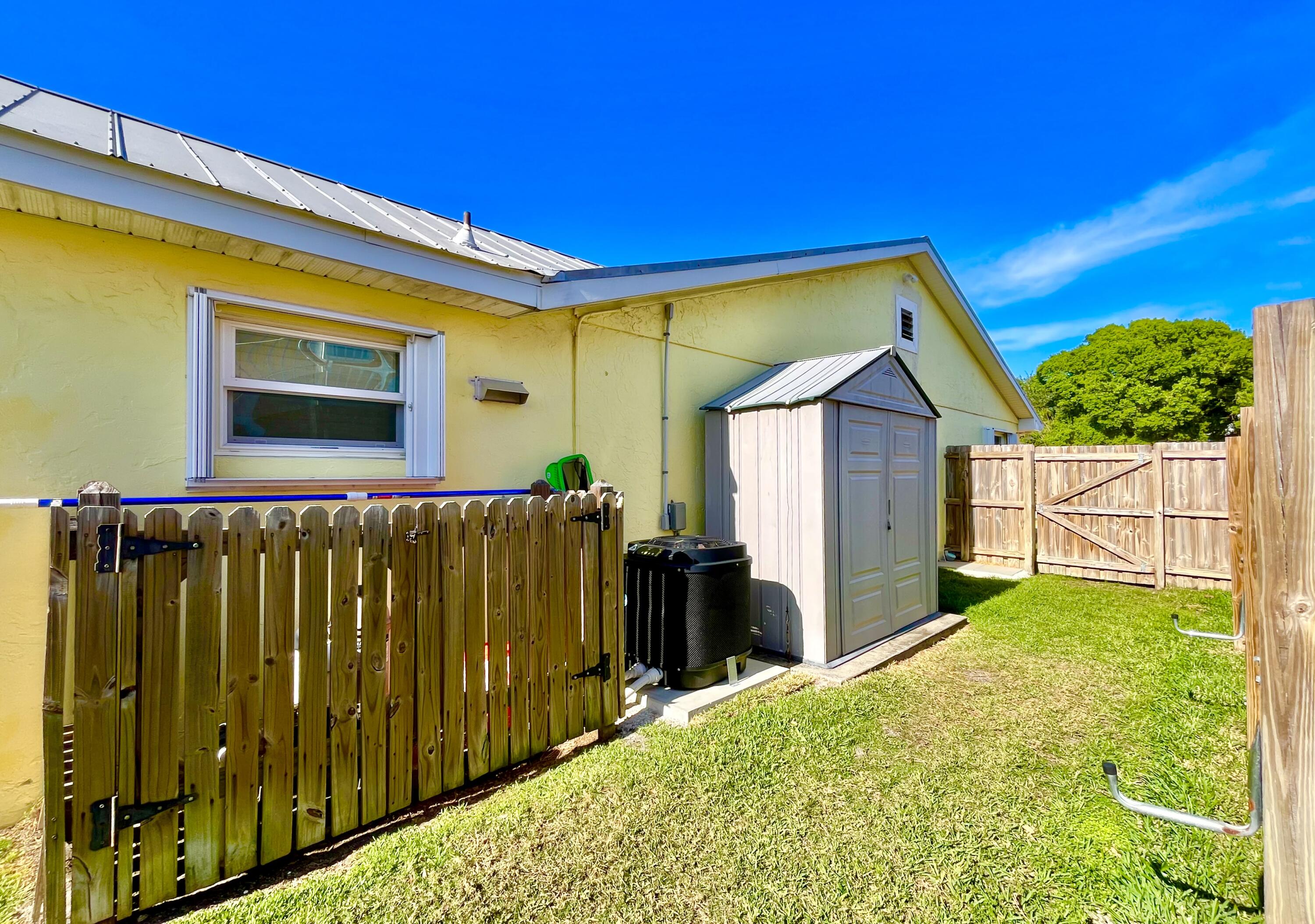 1933 Robalo Drive