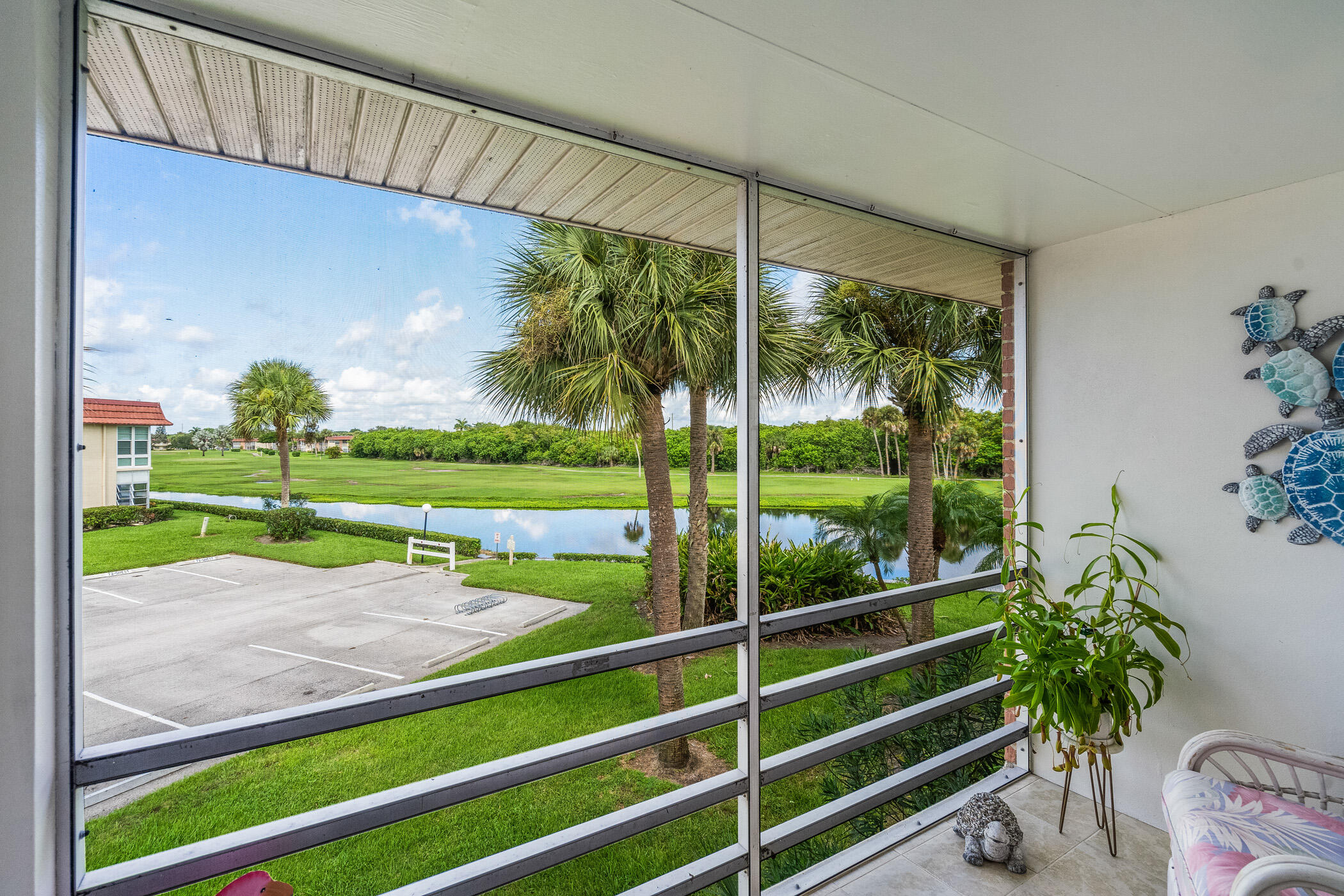 72 Royal Oak Court 204
