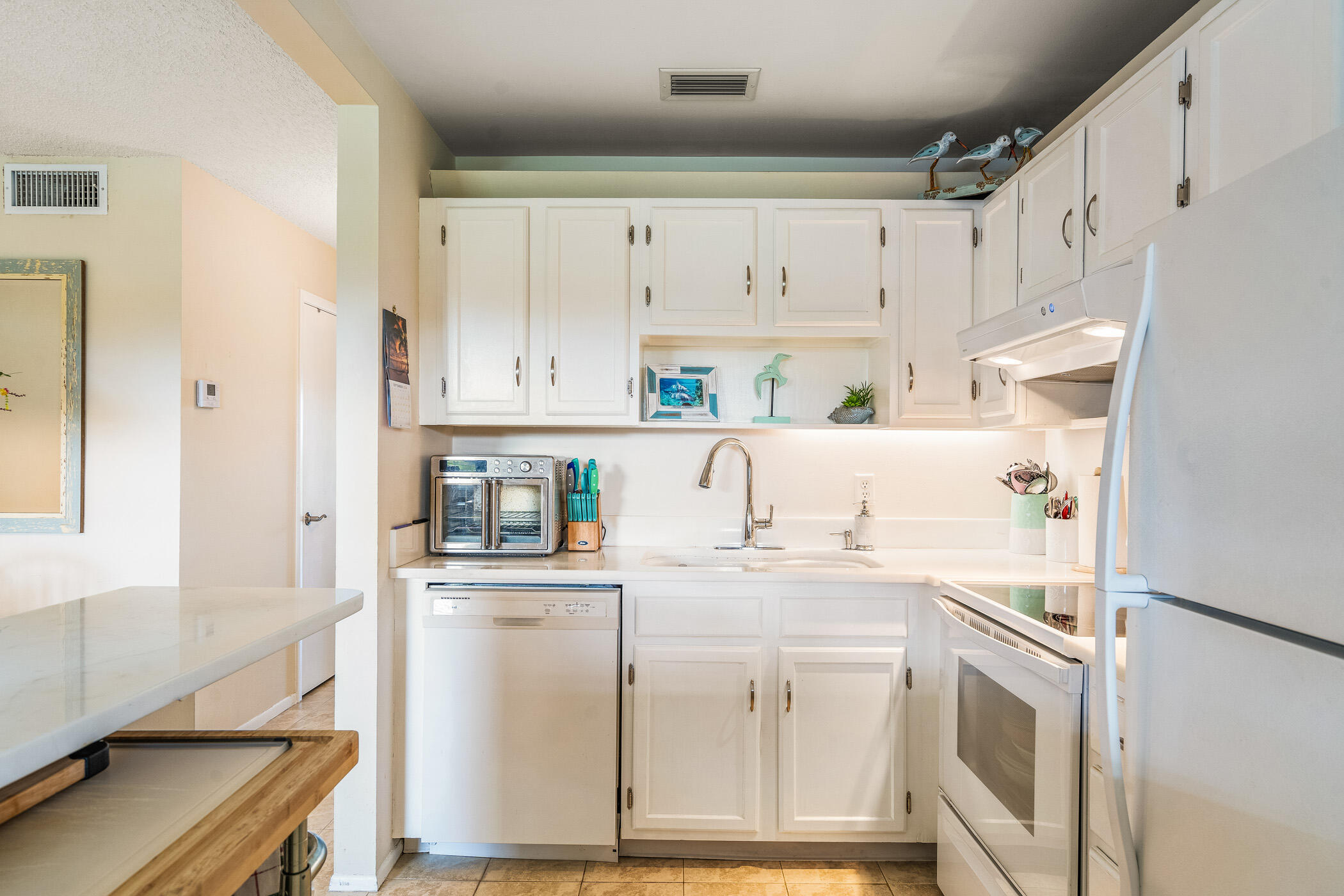 72 Royal Oak Court 204