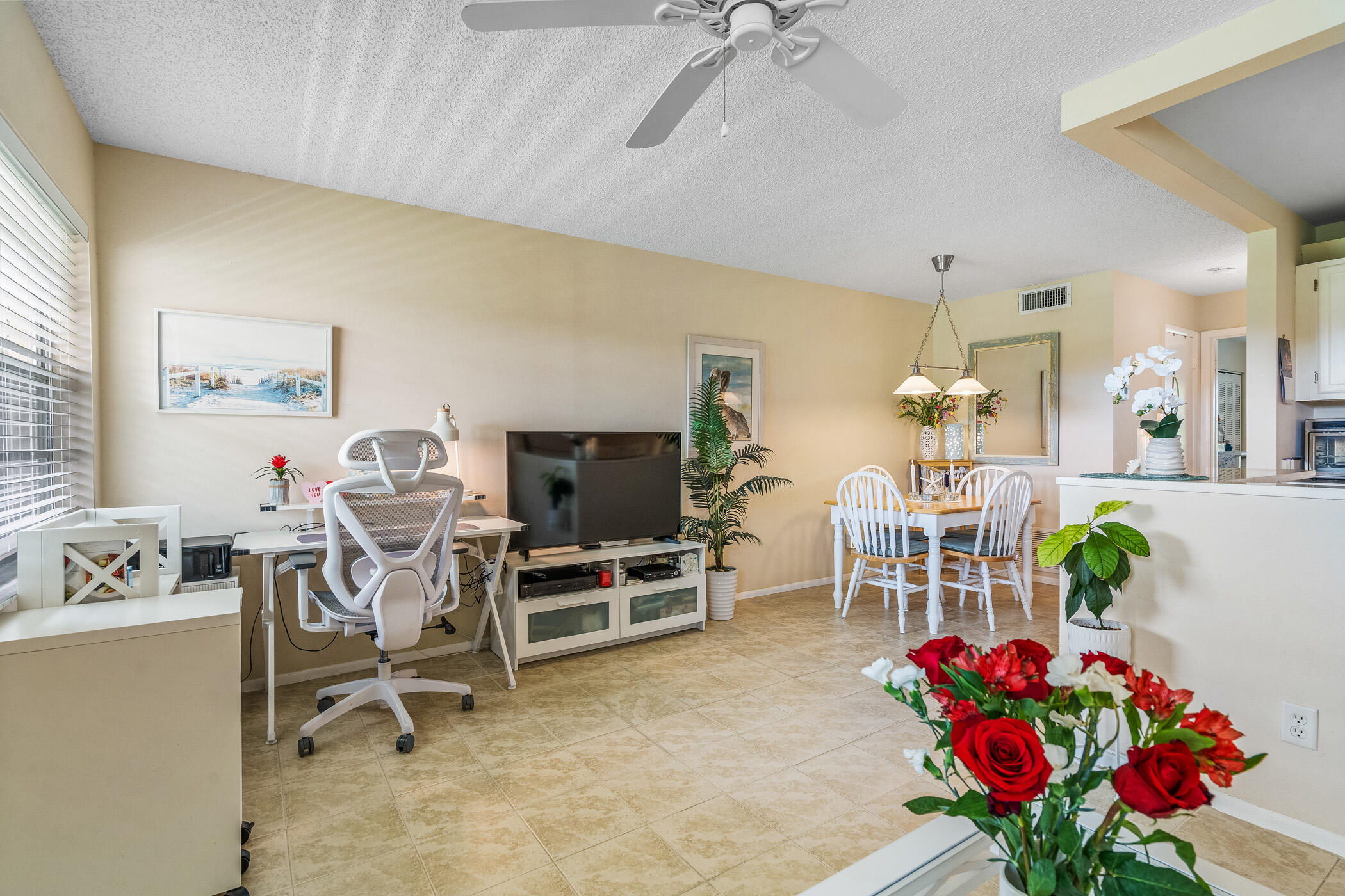 72 Royal Oak Court 204