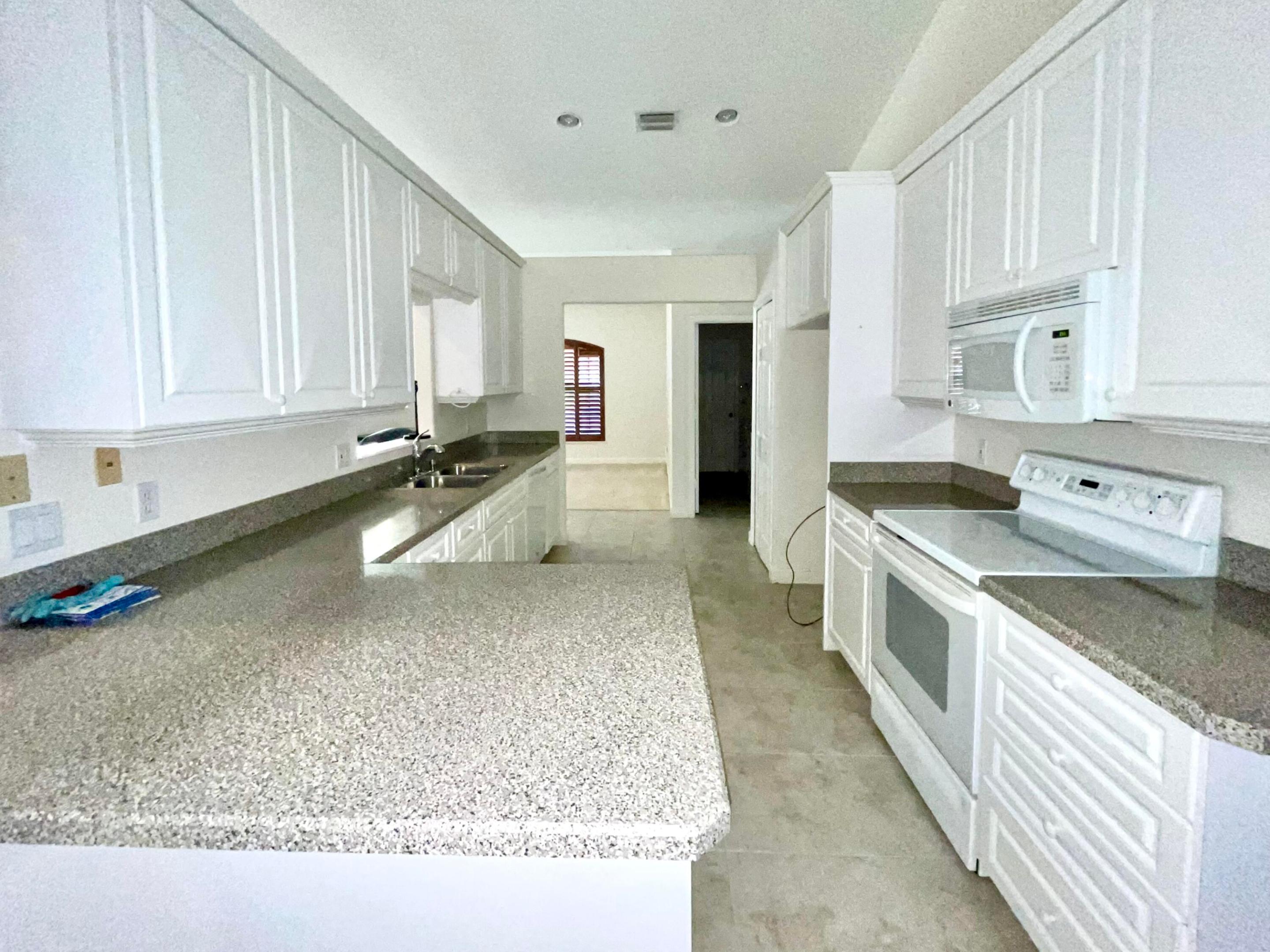 850 41st Court