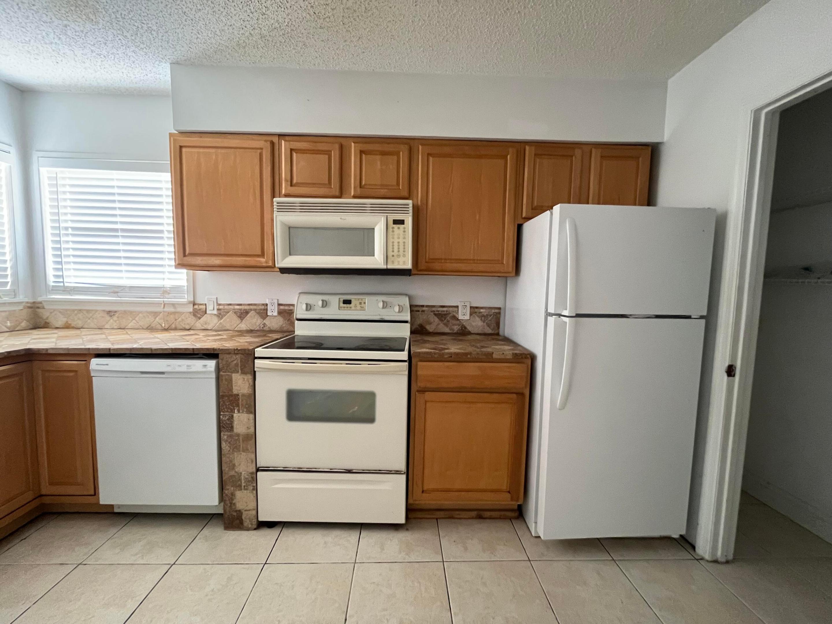 2010 Vero South Circle SW 3