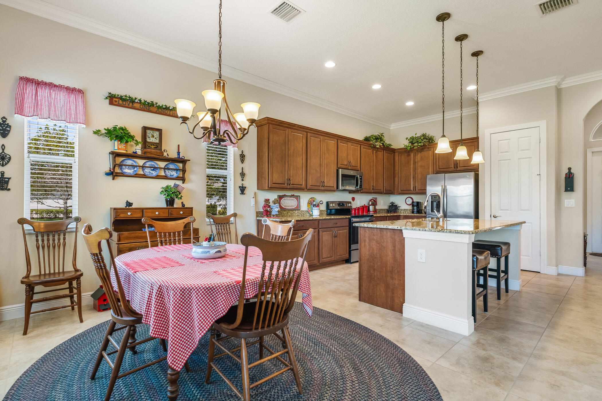 6104 Graysen Square