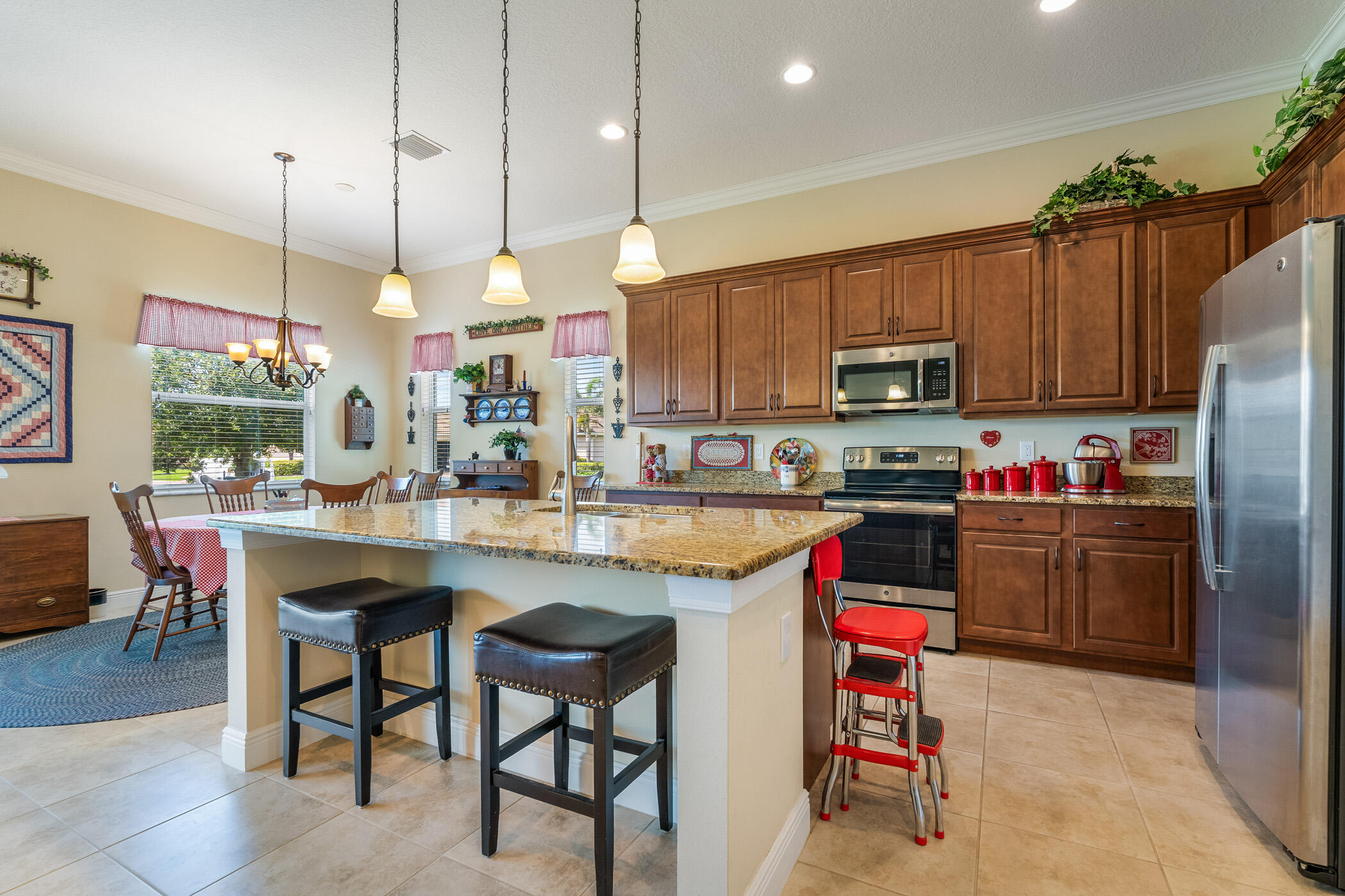 6104 Graysen Square