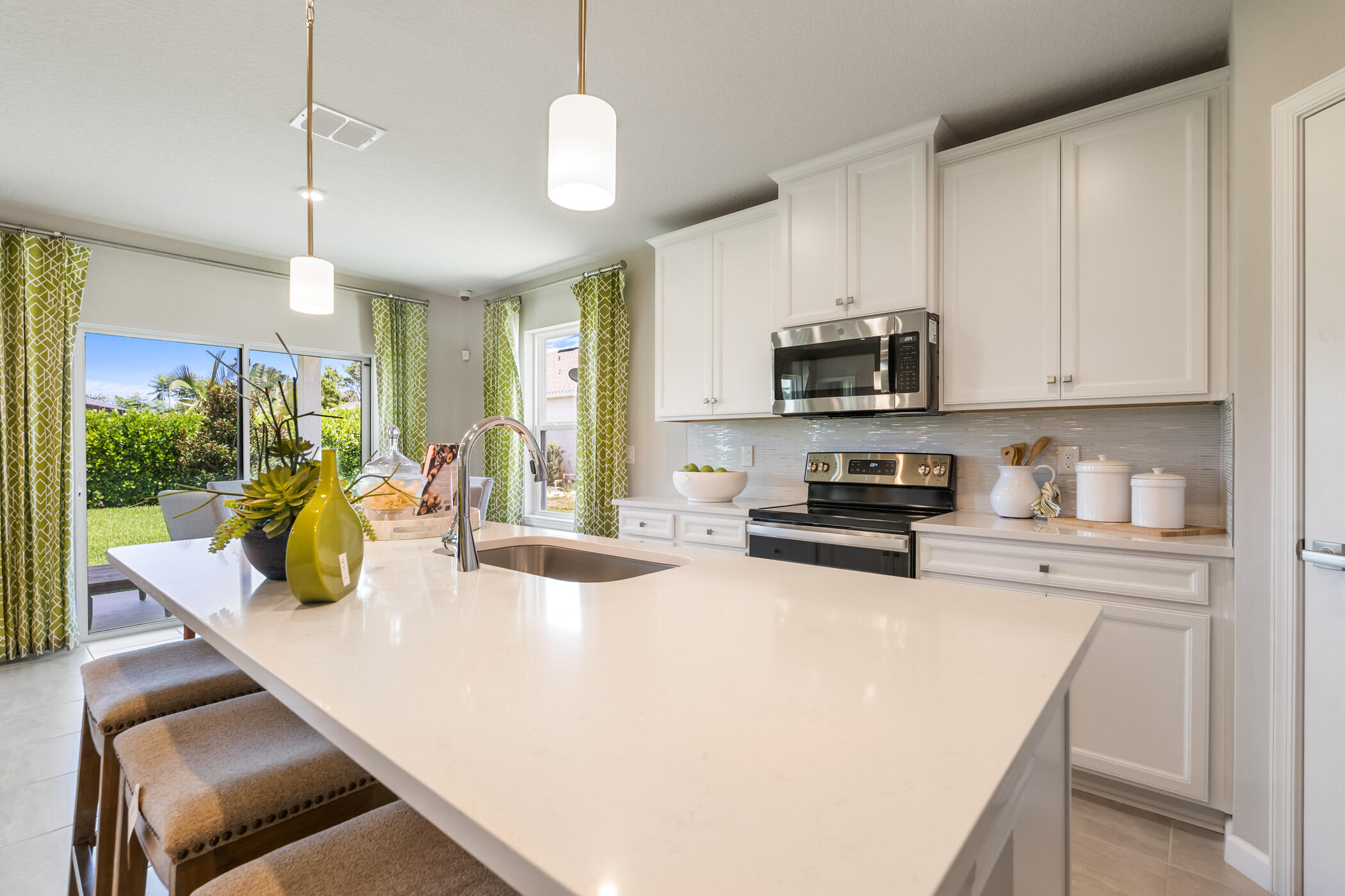 6530 Pomello Court