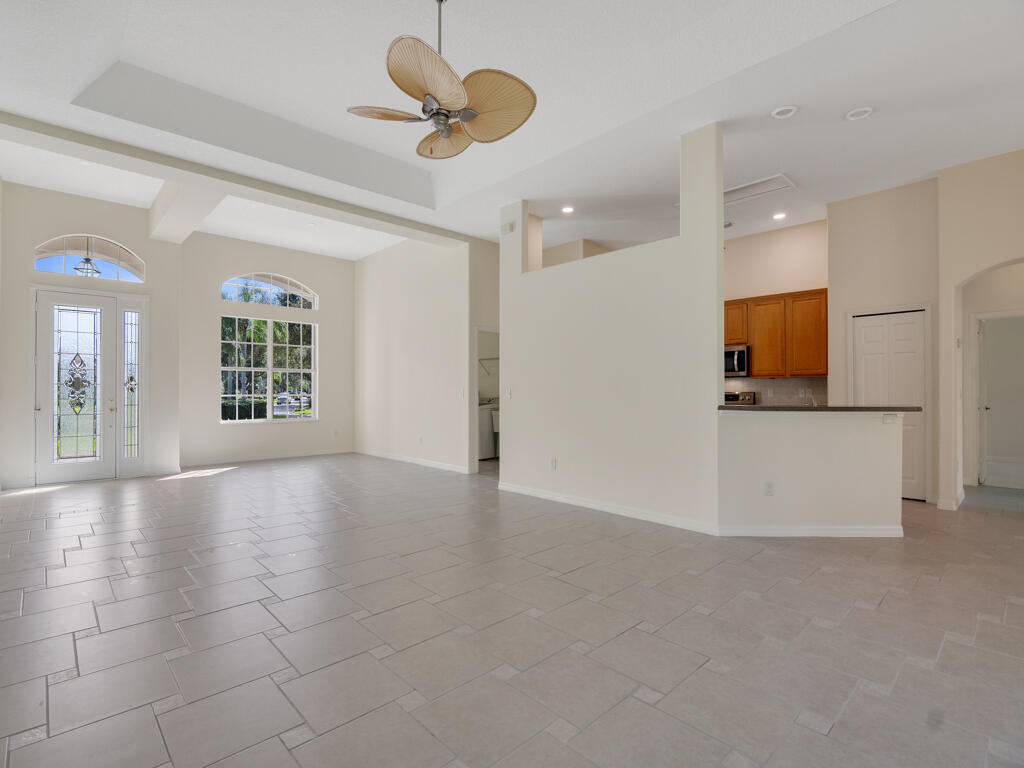 305 Bourdeaux Drive SW