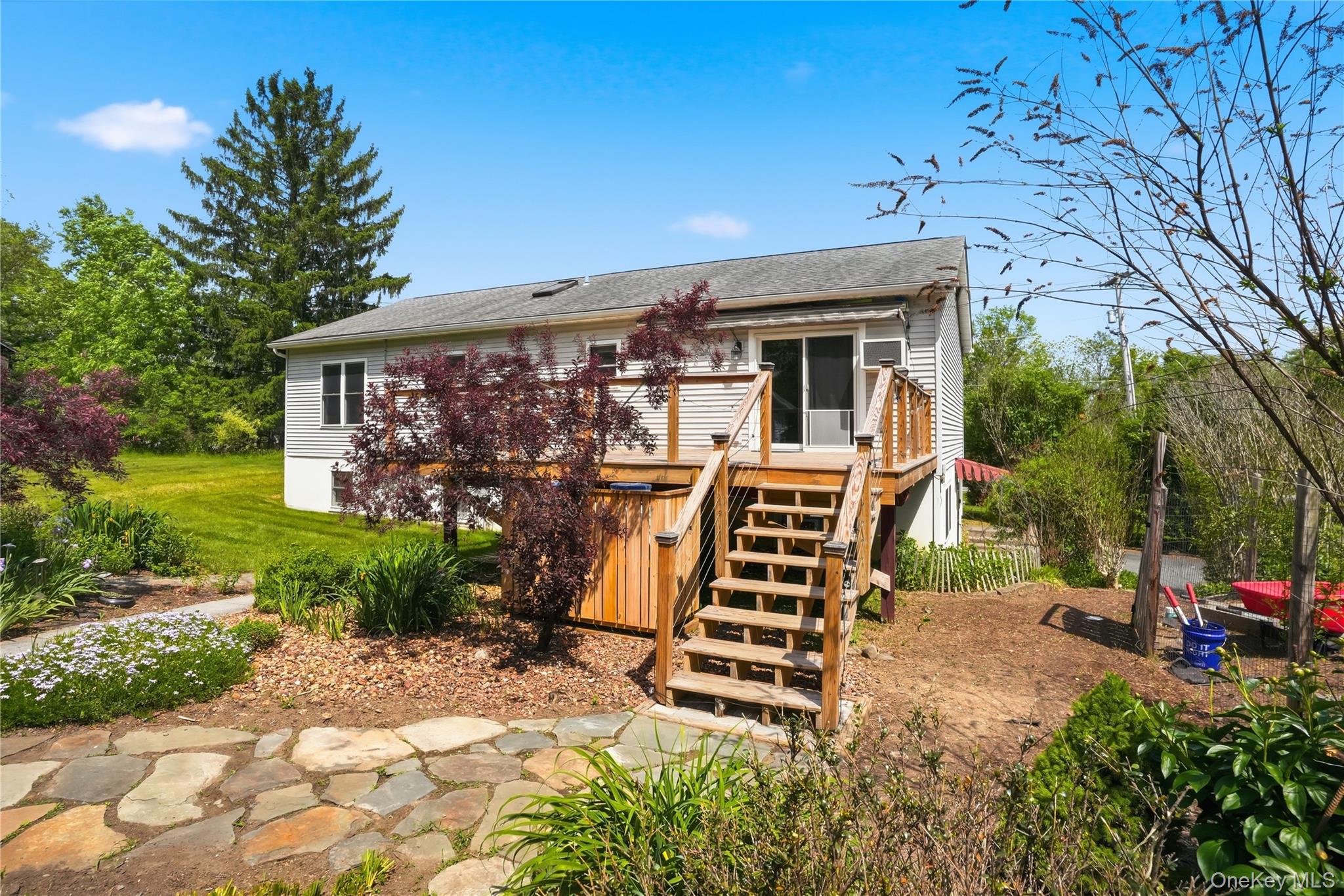902 Albany Post Road
