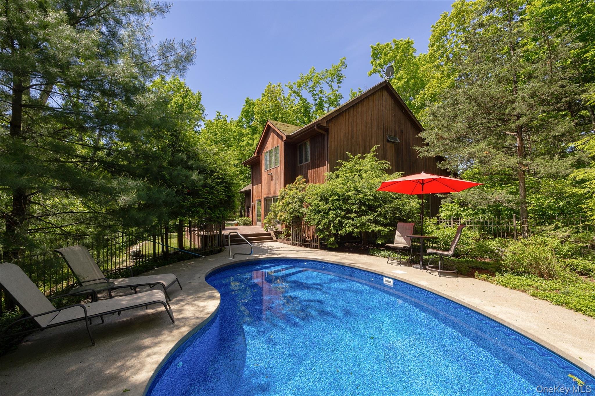 44 Eleanor Drive
