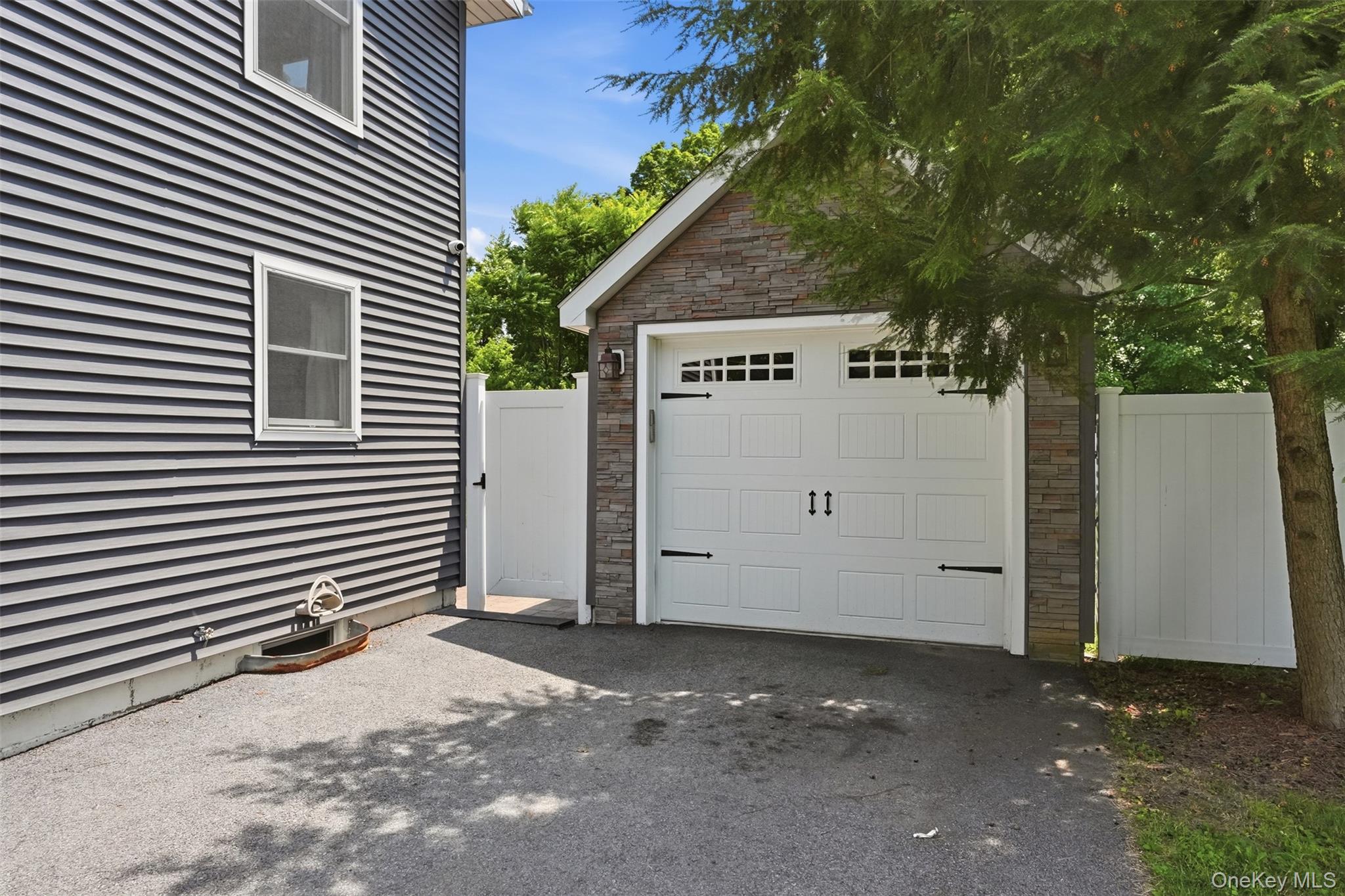 10 Henmond Boulevard