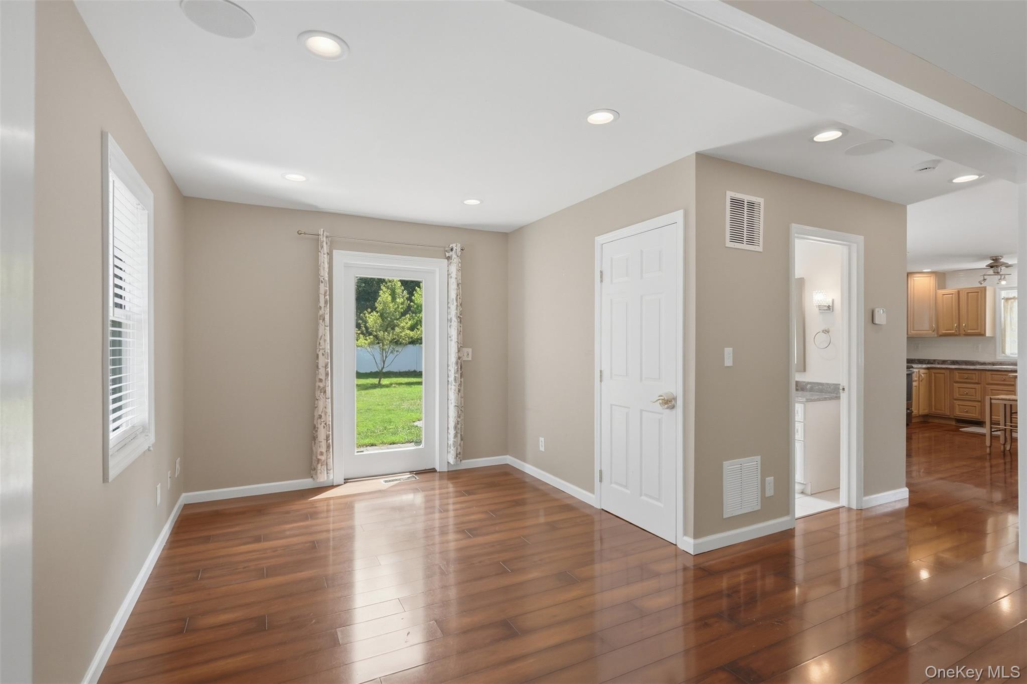 10 Henmond Boulevard