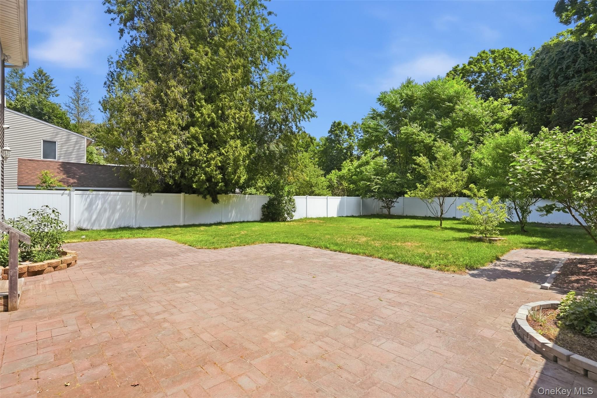 10 Henmond Boulevard