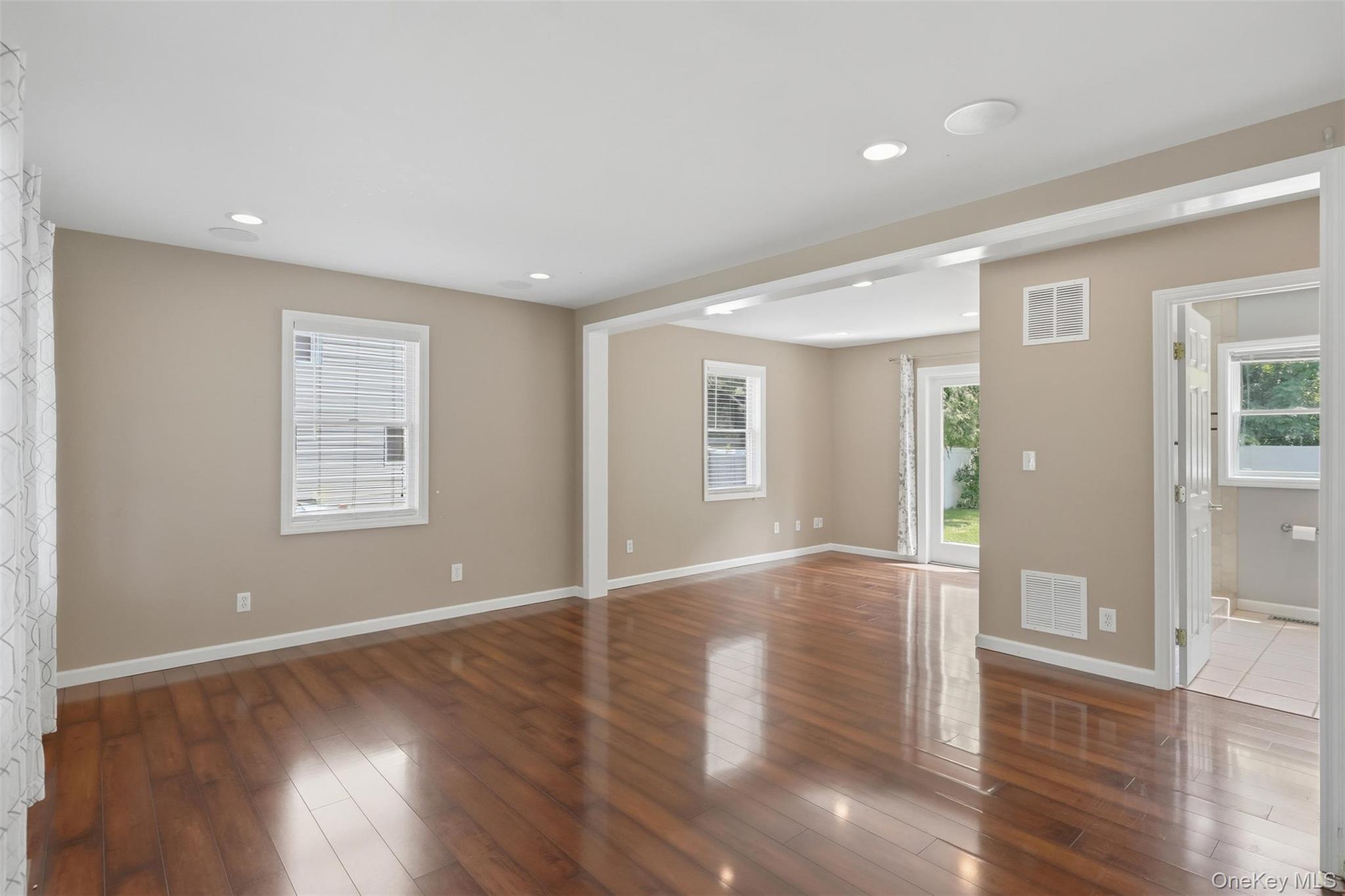10 Henmond Boulevard
