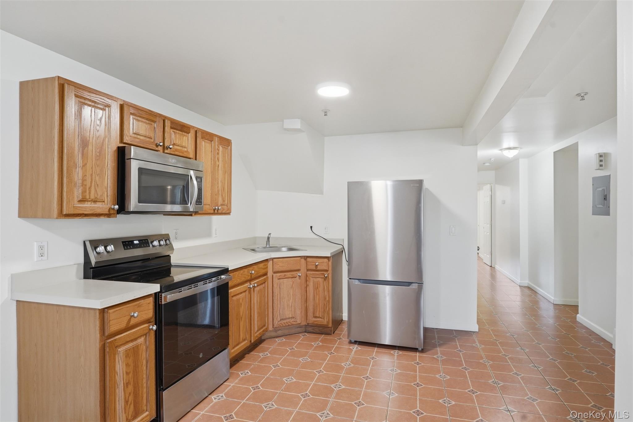 10 Eastman Terrace