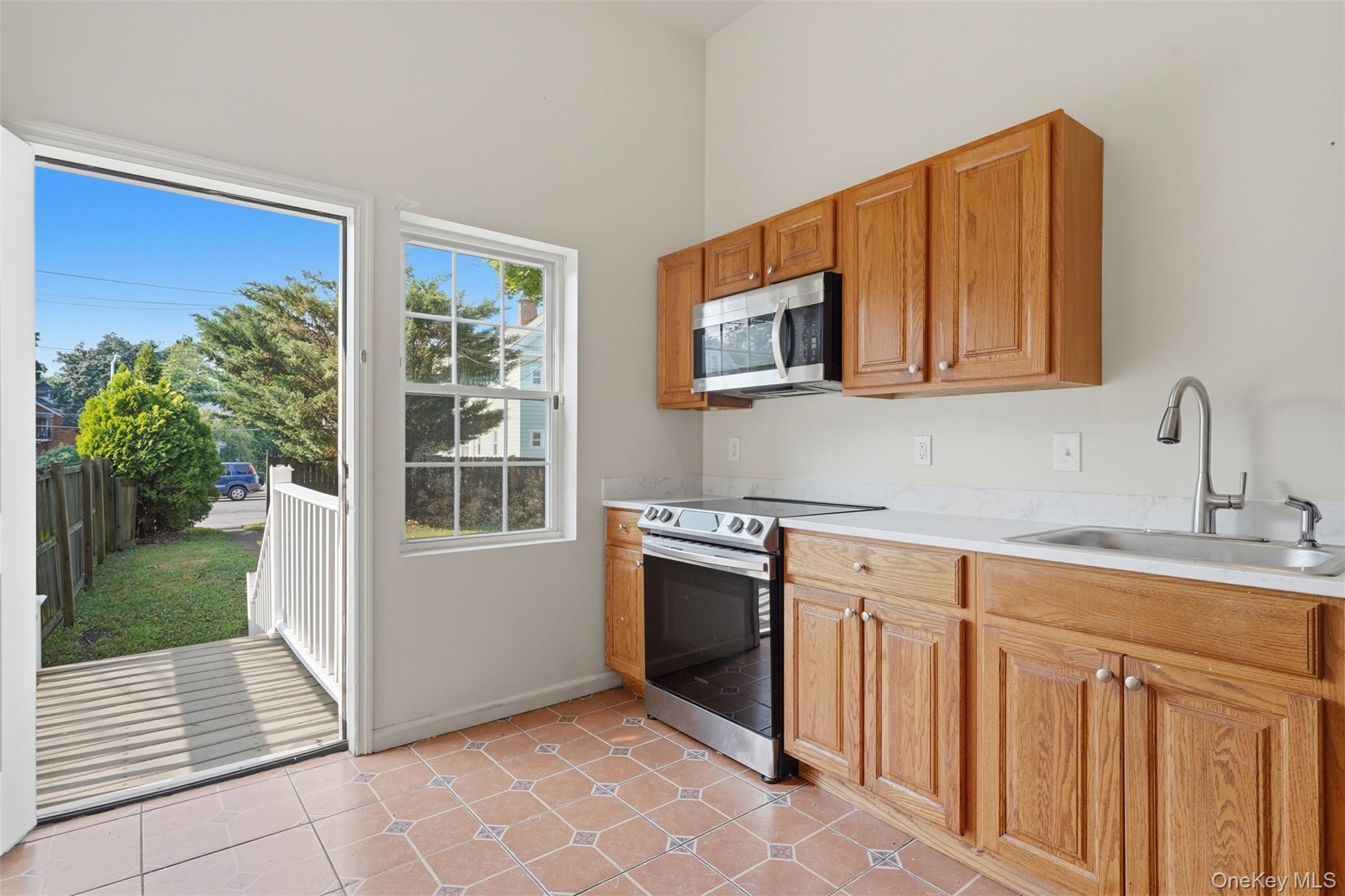 10 Eastman Terrace