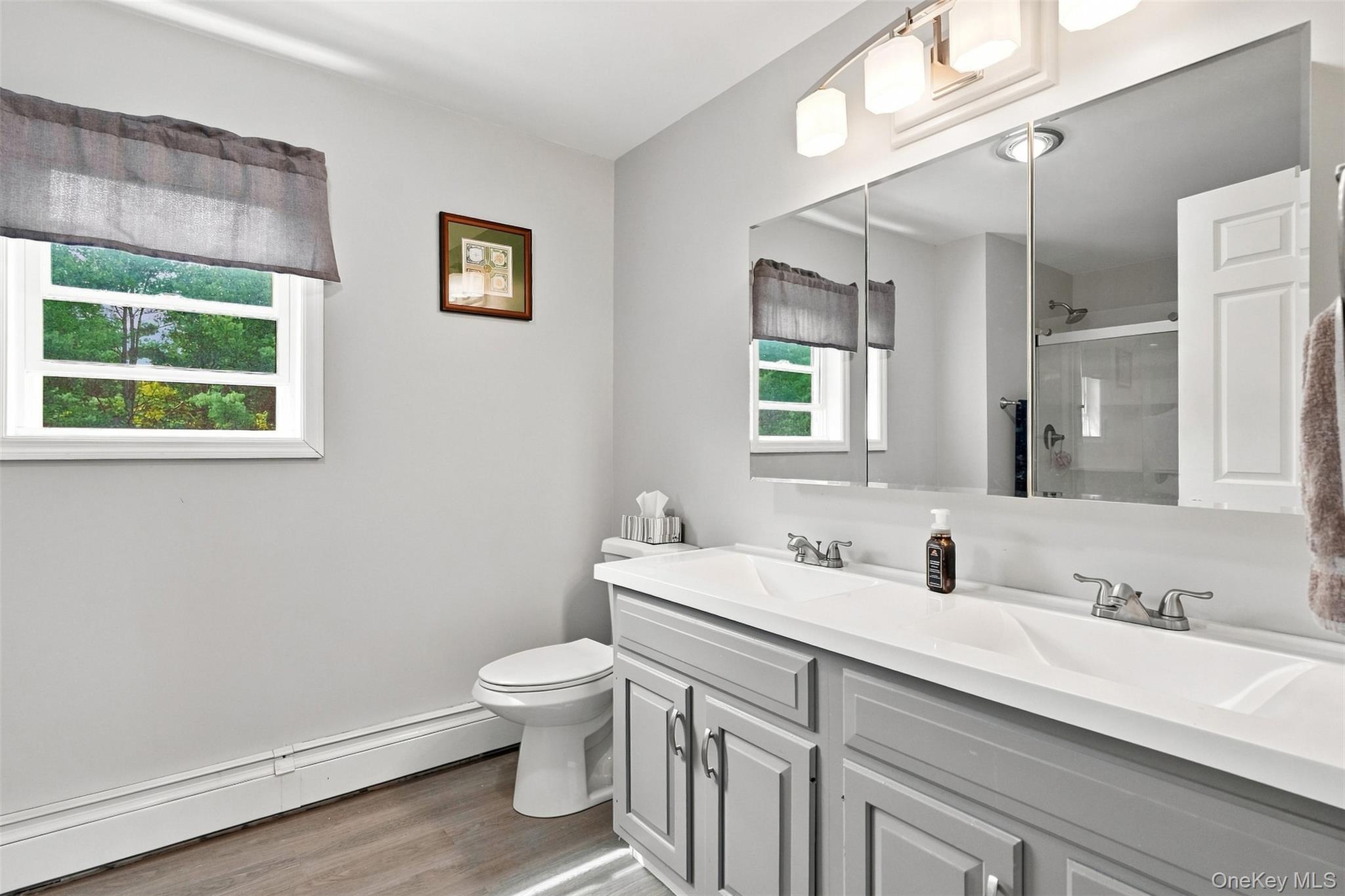 18 English Way