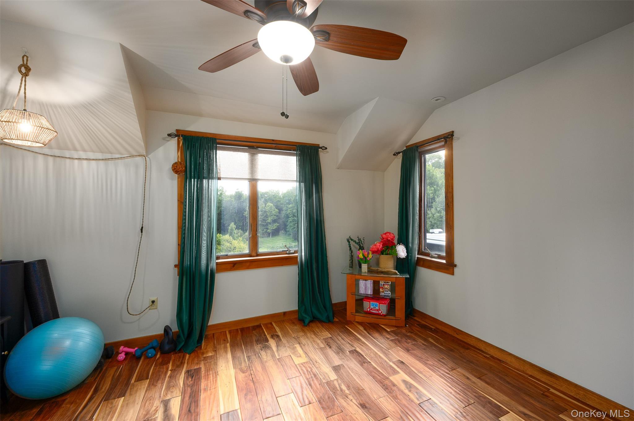 162 Crum Elbow Road