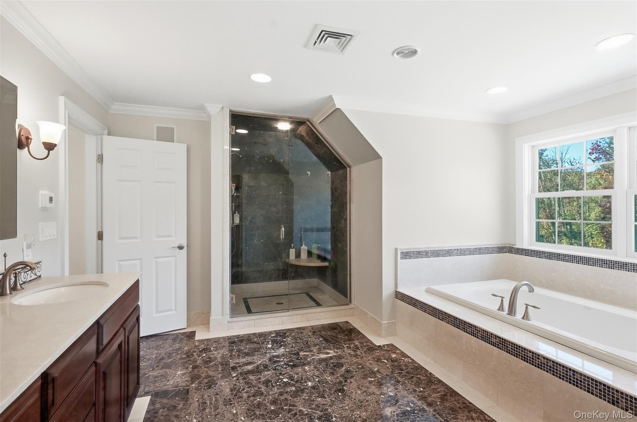 17 Meadow Crest Drive