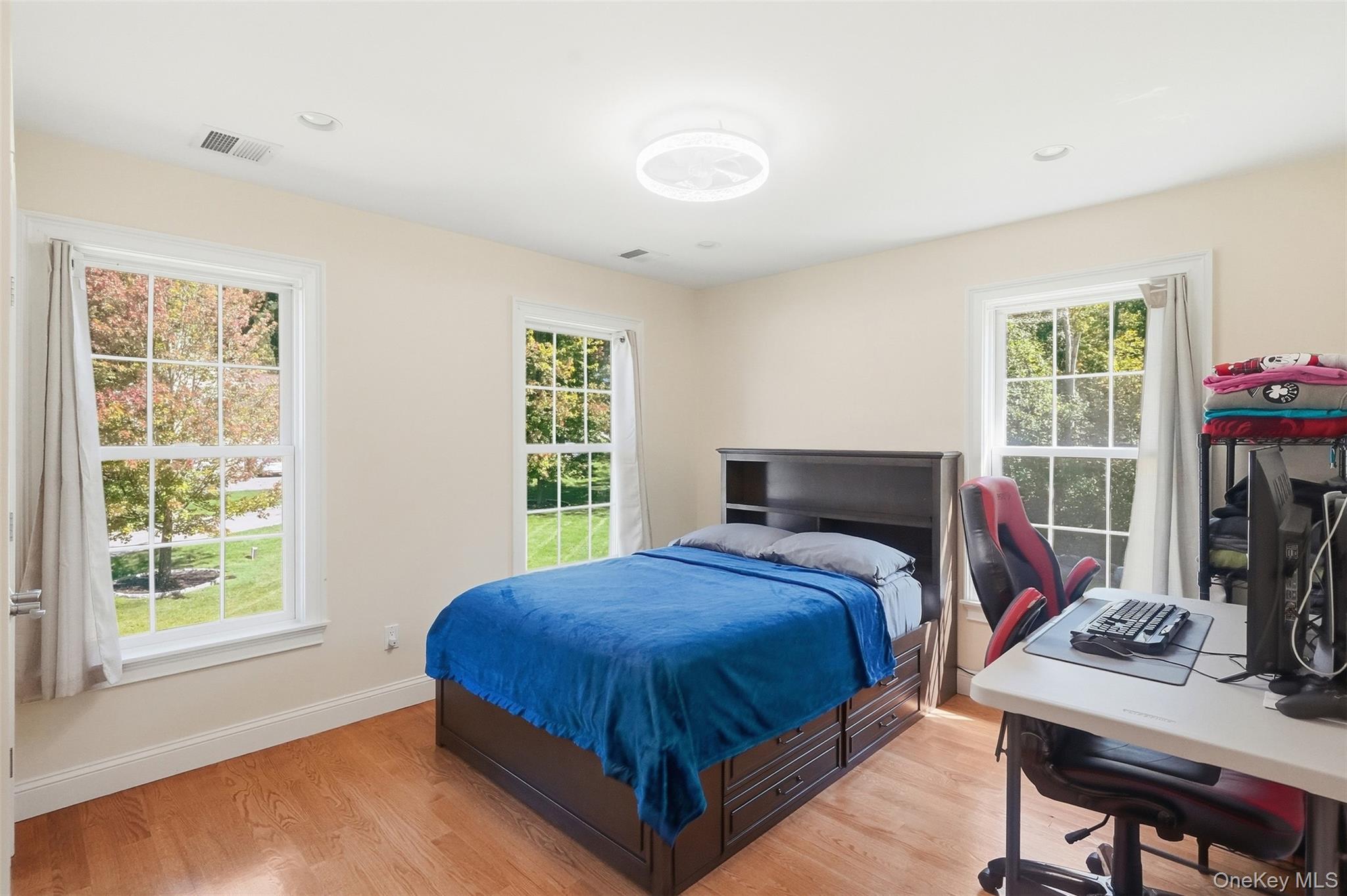 17 Meadow Crest Drive