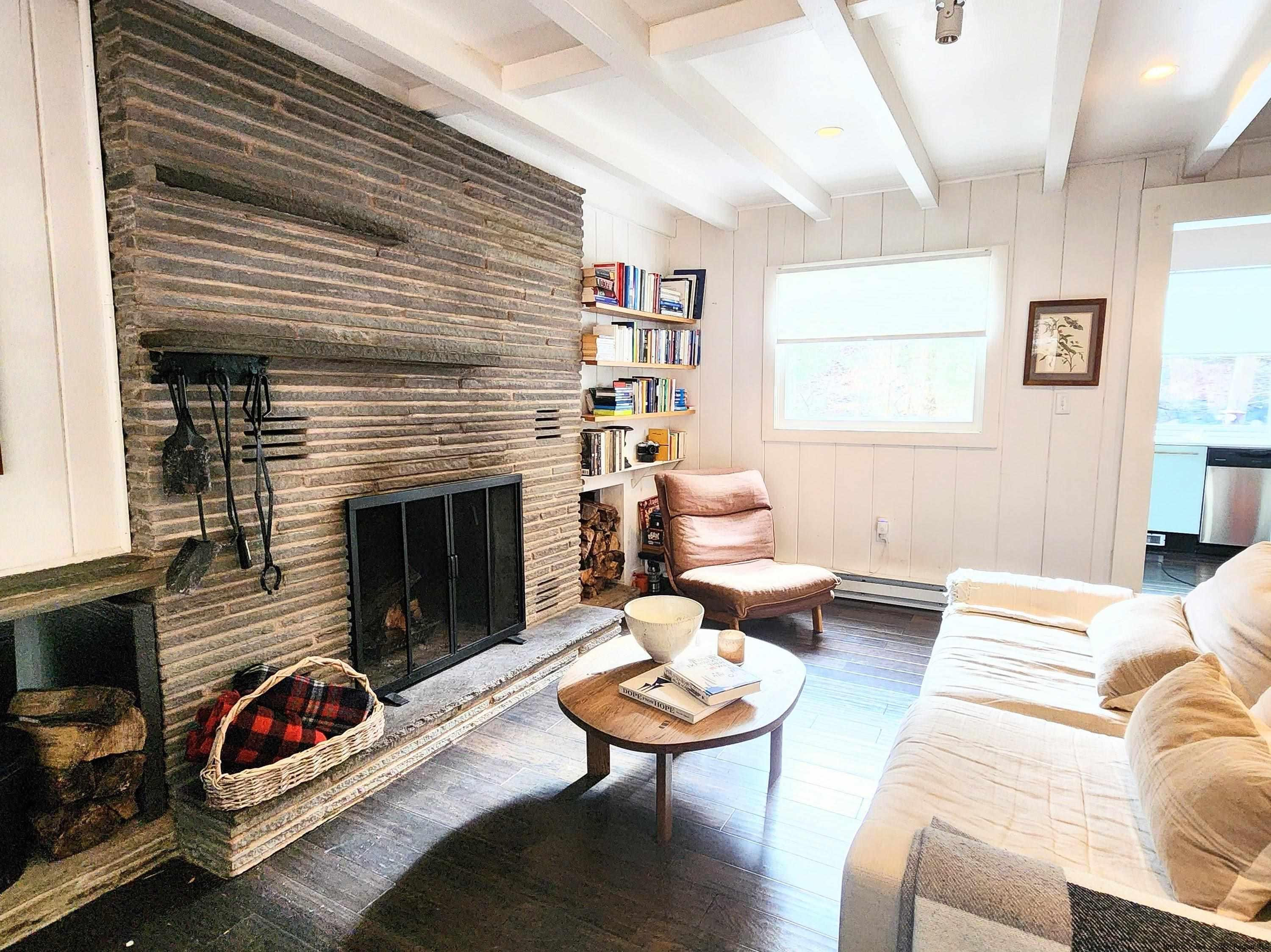 1121 Huckleberry Brook