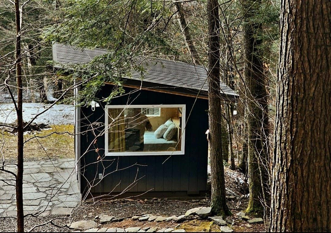 1121 Huckleberry Brook