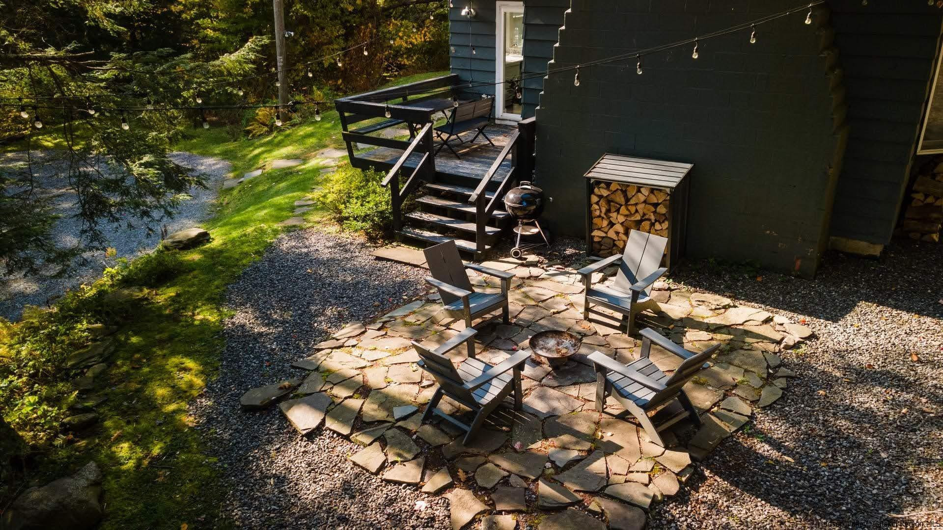 1121 Huckleberry Brook