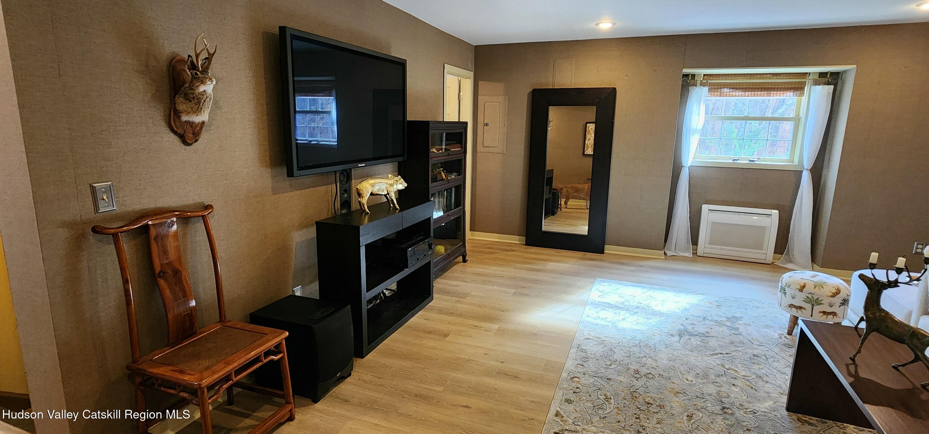 100 Greymouse Road Road